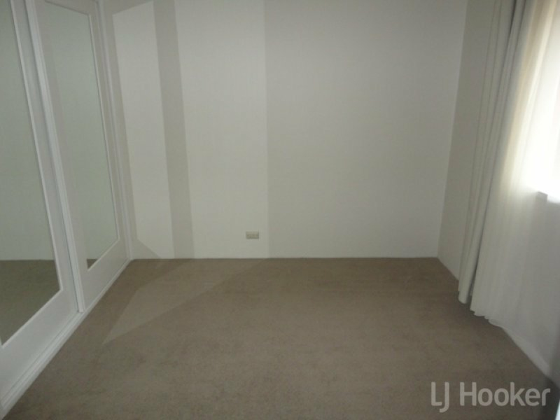 14/22 Mowatt Street — photo 5 of 6