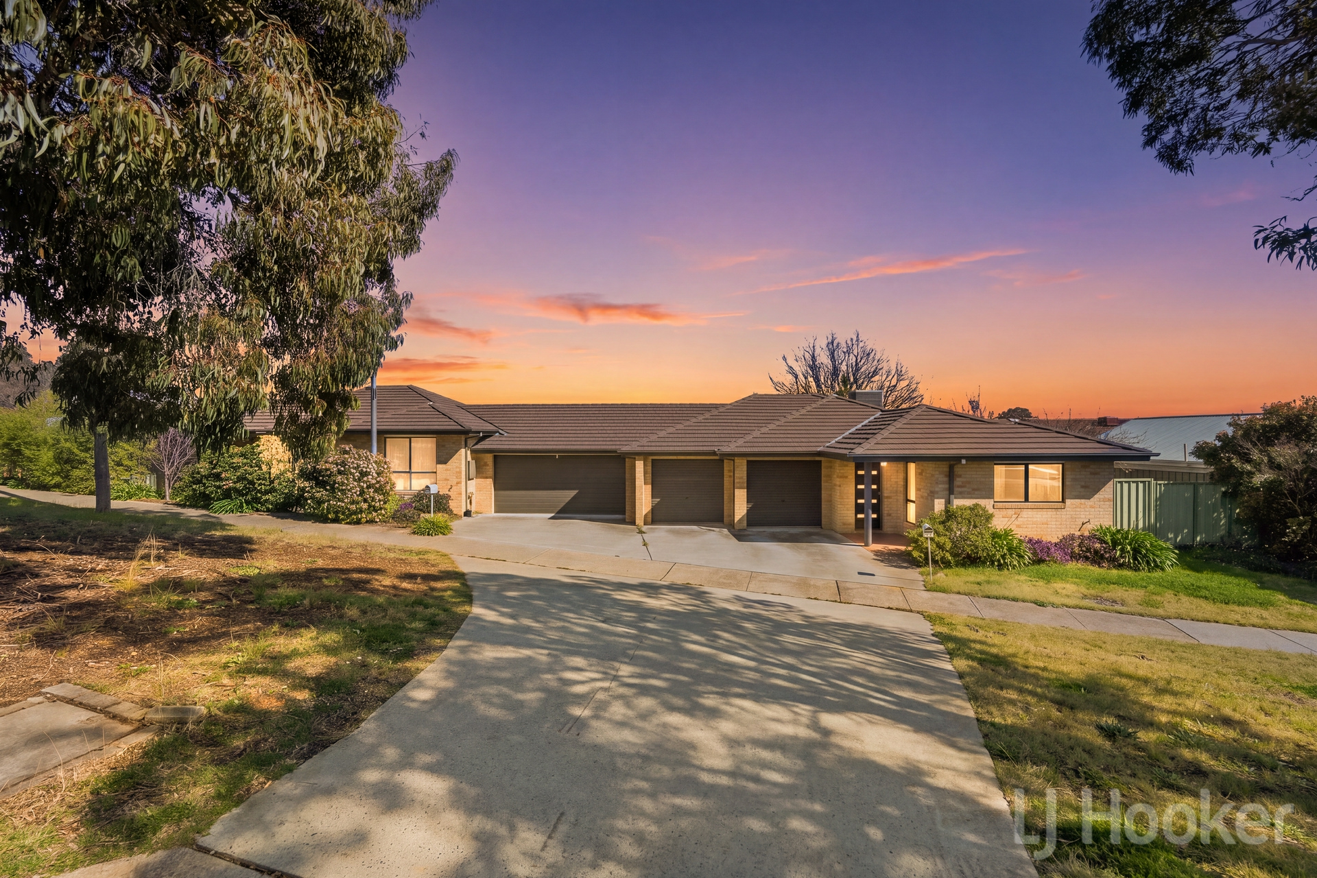 1 & 2/25 Crest Road — photo from LJ Hooker Queanbeyan | Jerrabomberra | Googong