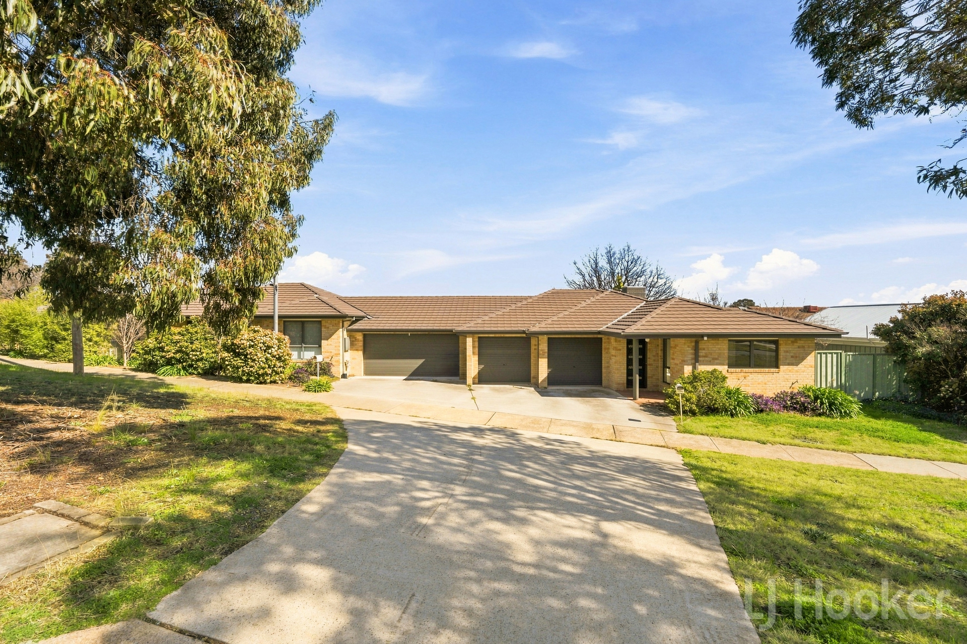 1 & 2/25 Crest Road — photo 12 of 26