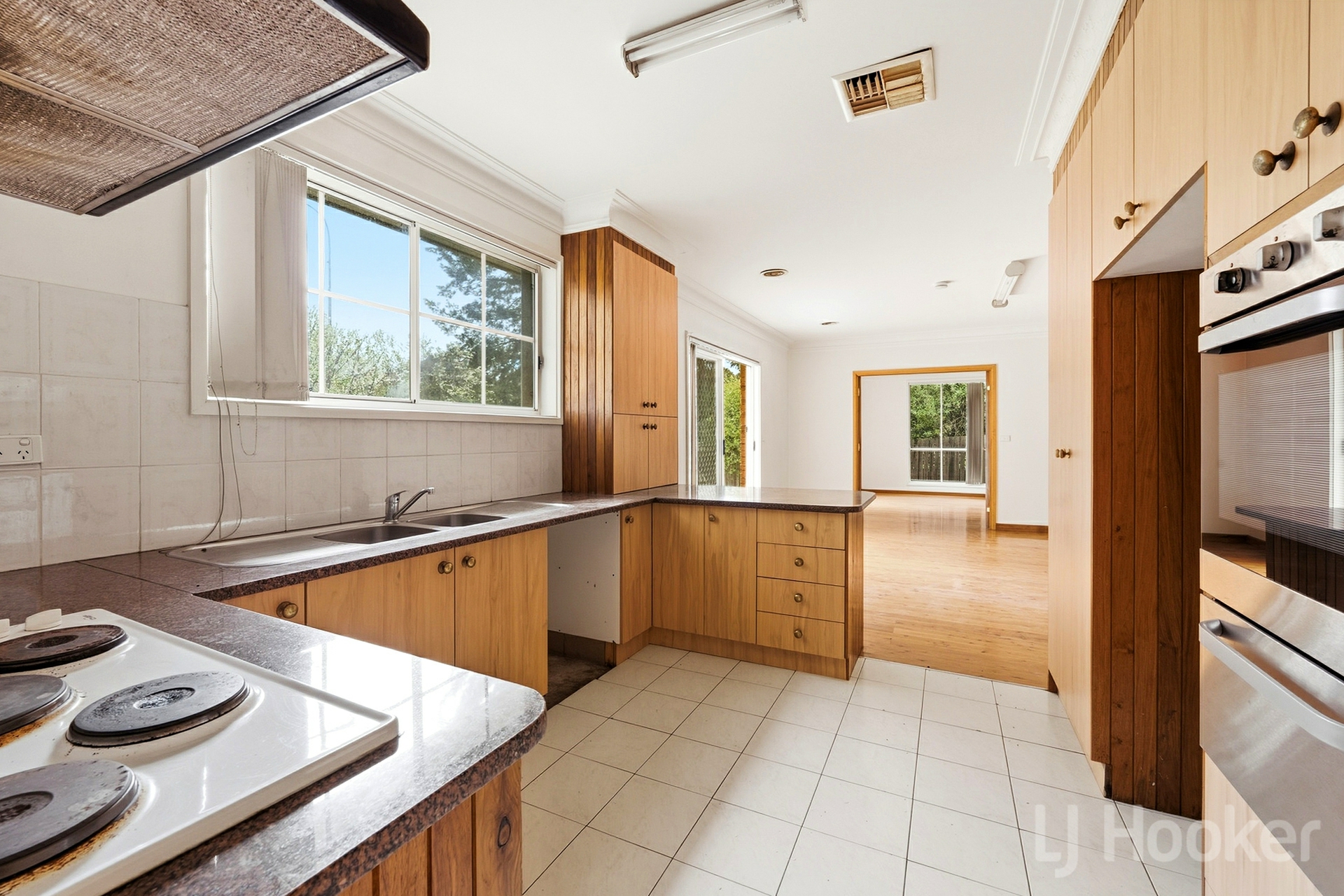 12 Russell Place — photo 11 of 26