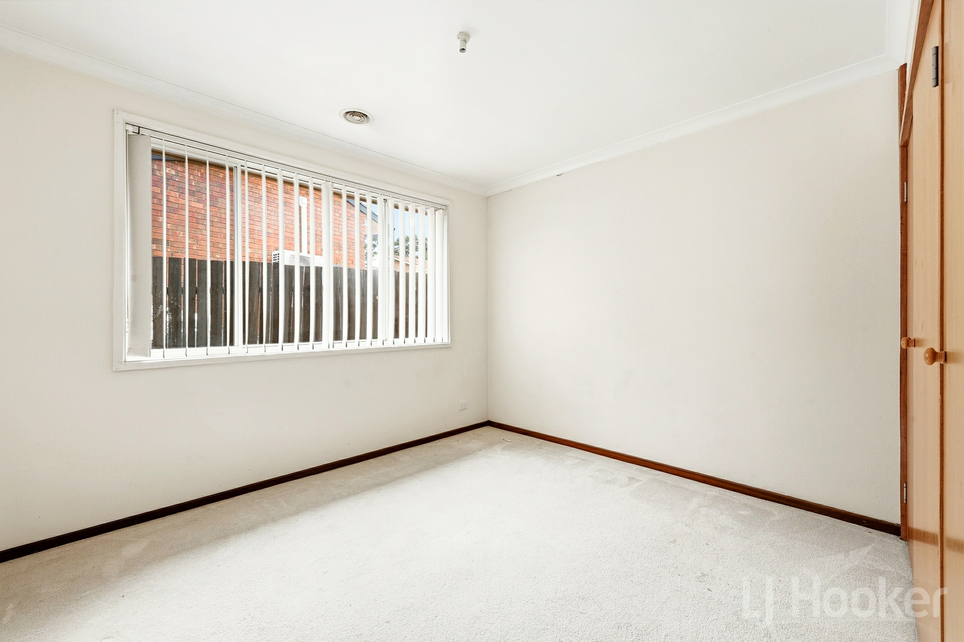 12 Russell Place — photo 15 of 26