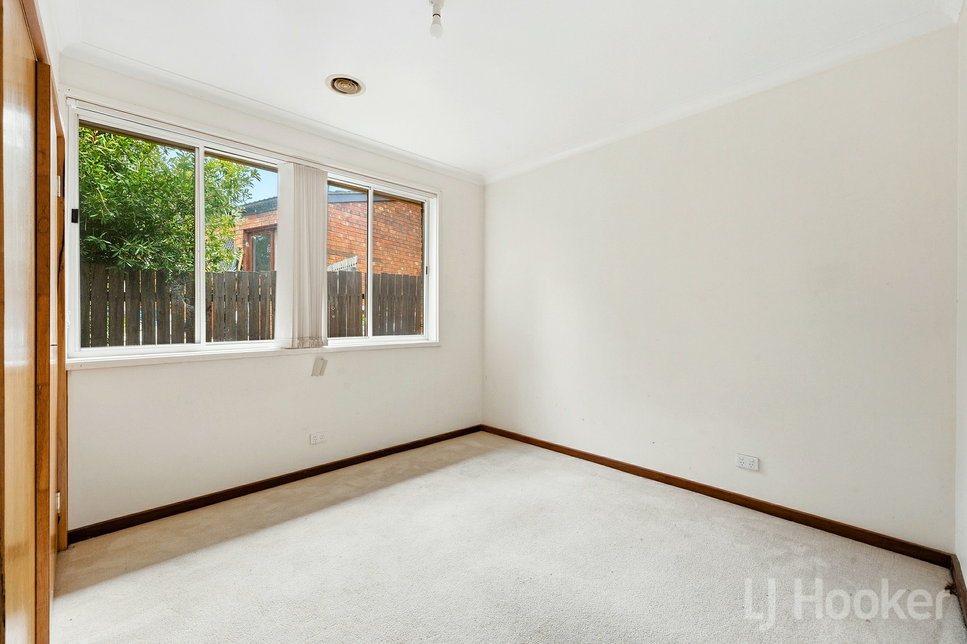 12 Russell Place — photo 17 of 26