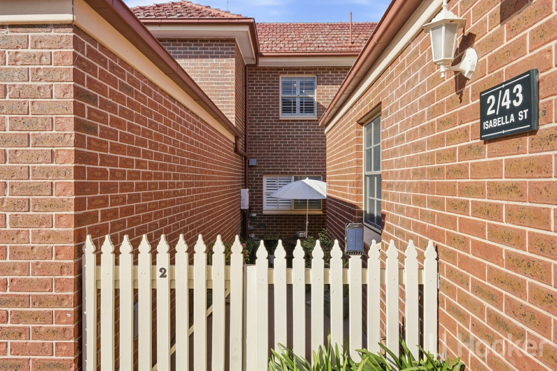 2/43 Isabella Street — photo 2 of 18