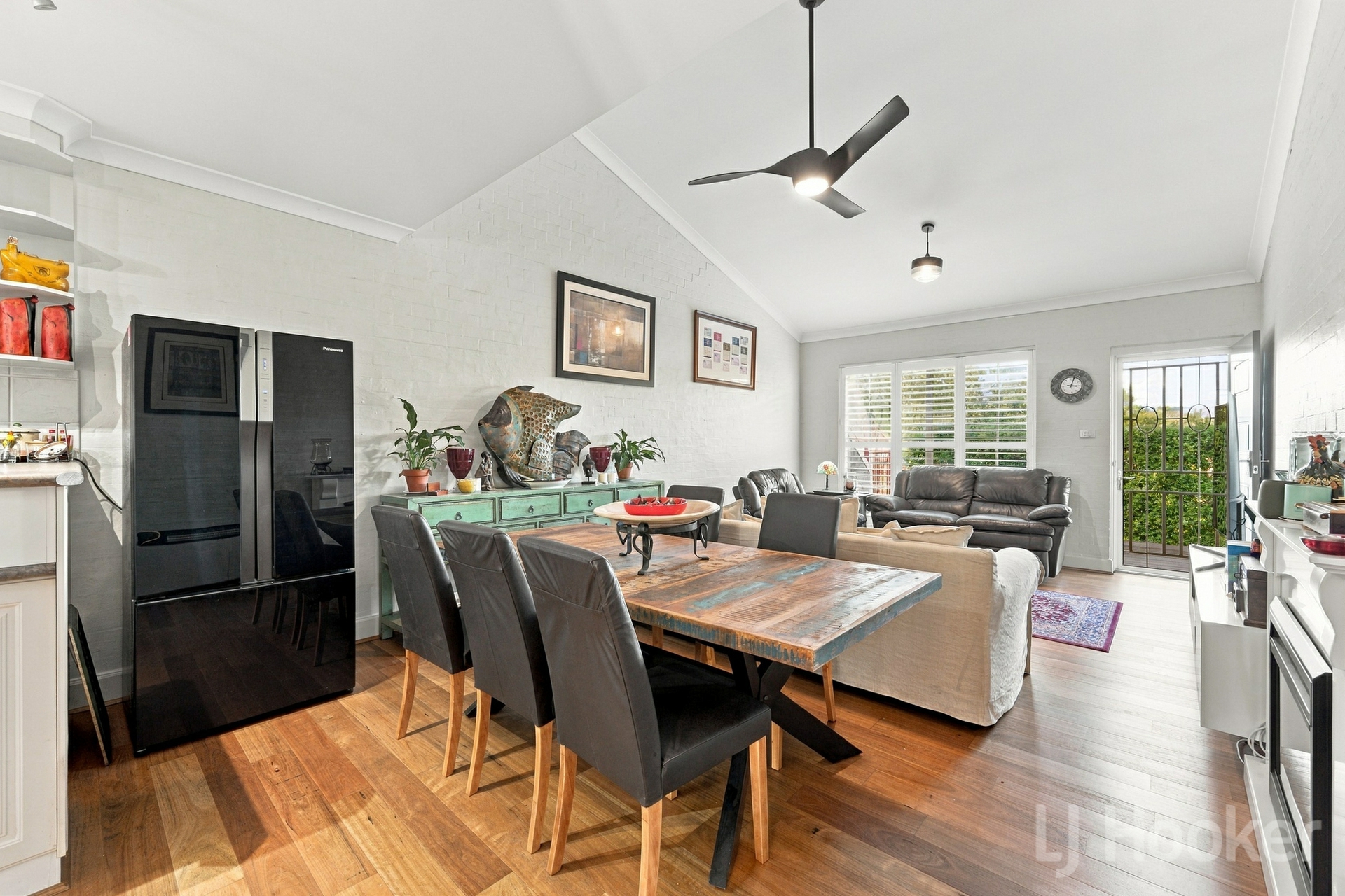 2/43 Isabella Street — photo 4 of 18