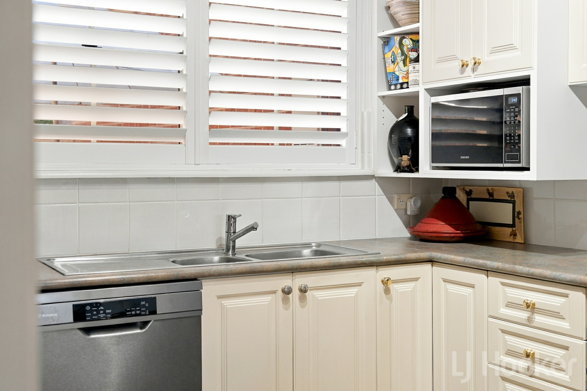 2/43 Isabella Street — photo 8 of 18