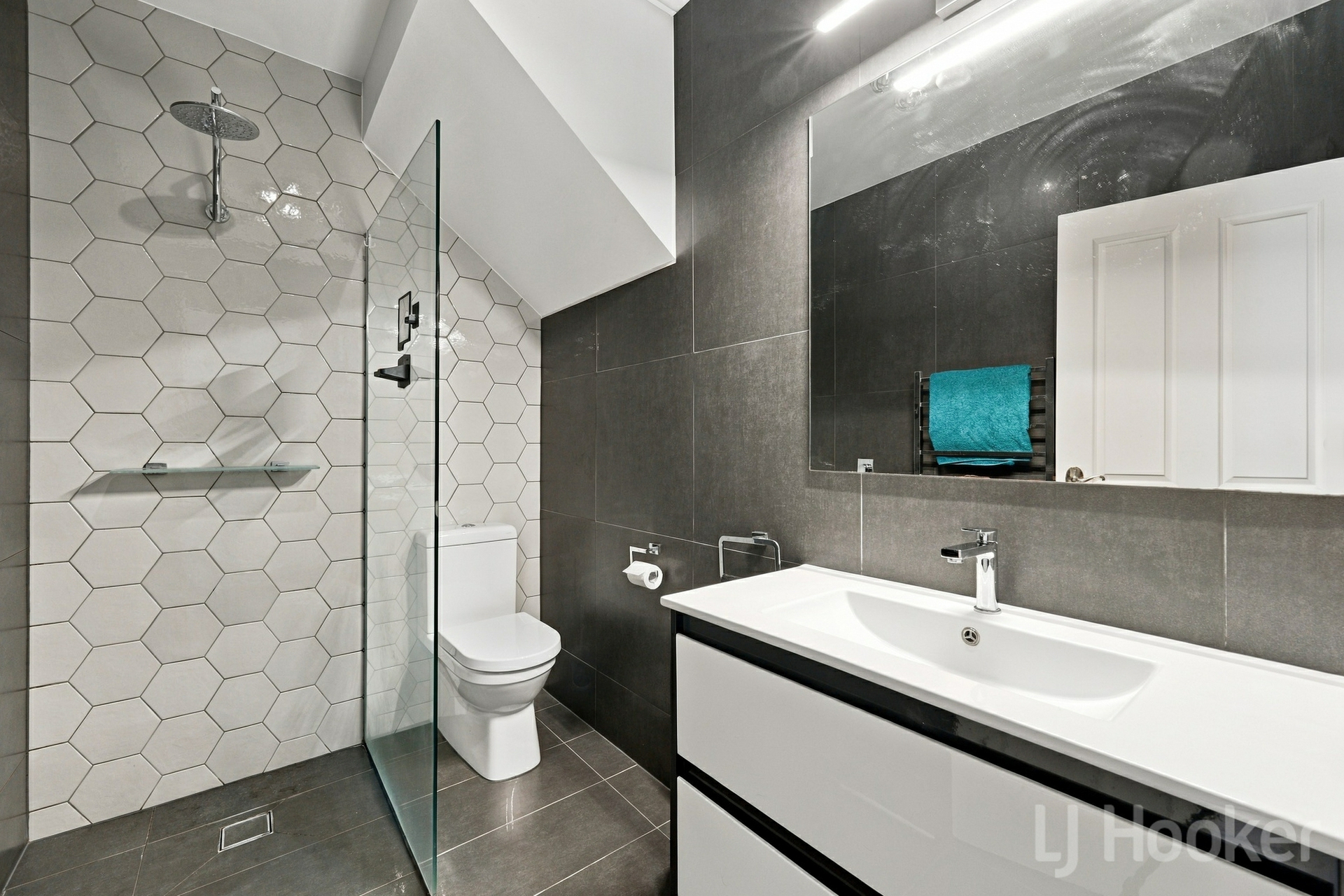 2/43 Isabella Street — photo 10 of 18