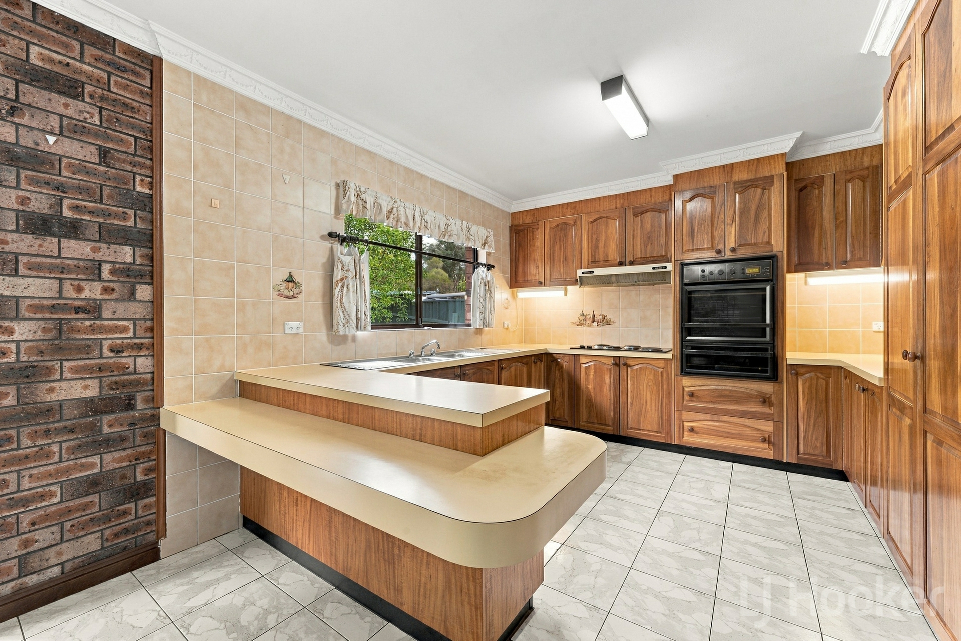 40 Sassafras Crescent — photo 7 of 20