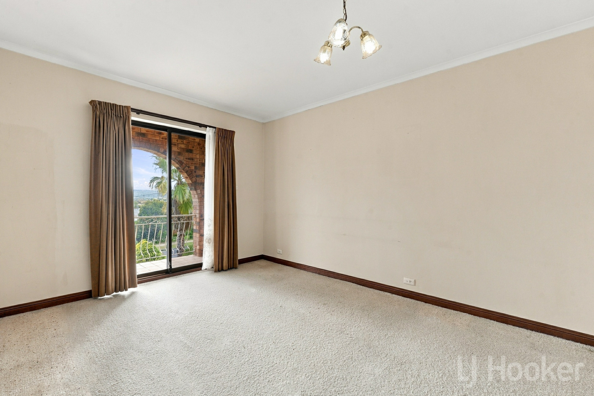 40 Sassafras Crescent — photo 8 of 20