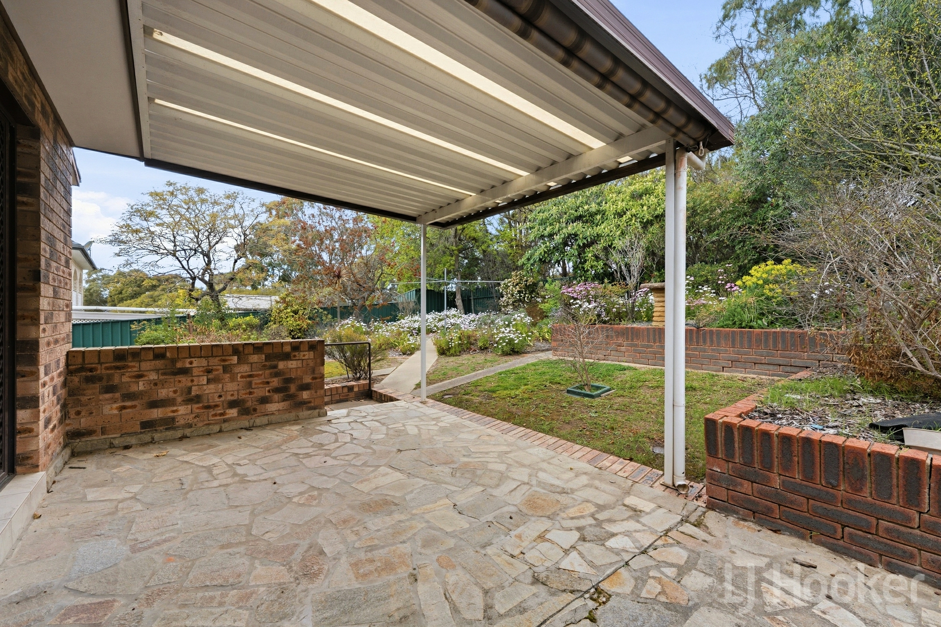 40 Sassafras Crescent — photo 18 of 20