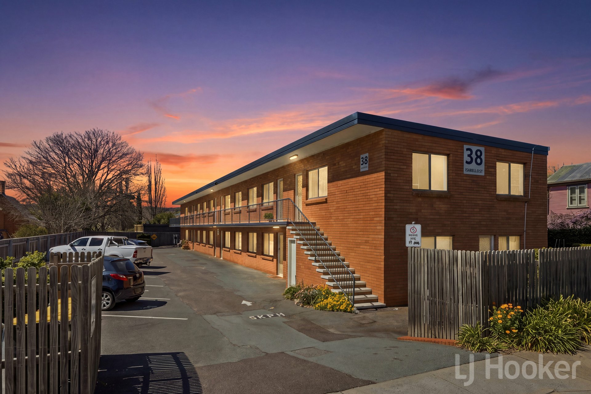 13/38 Isabella Street — photo 2 of 12