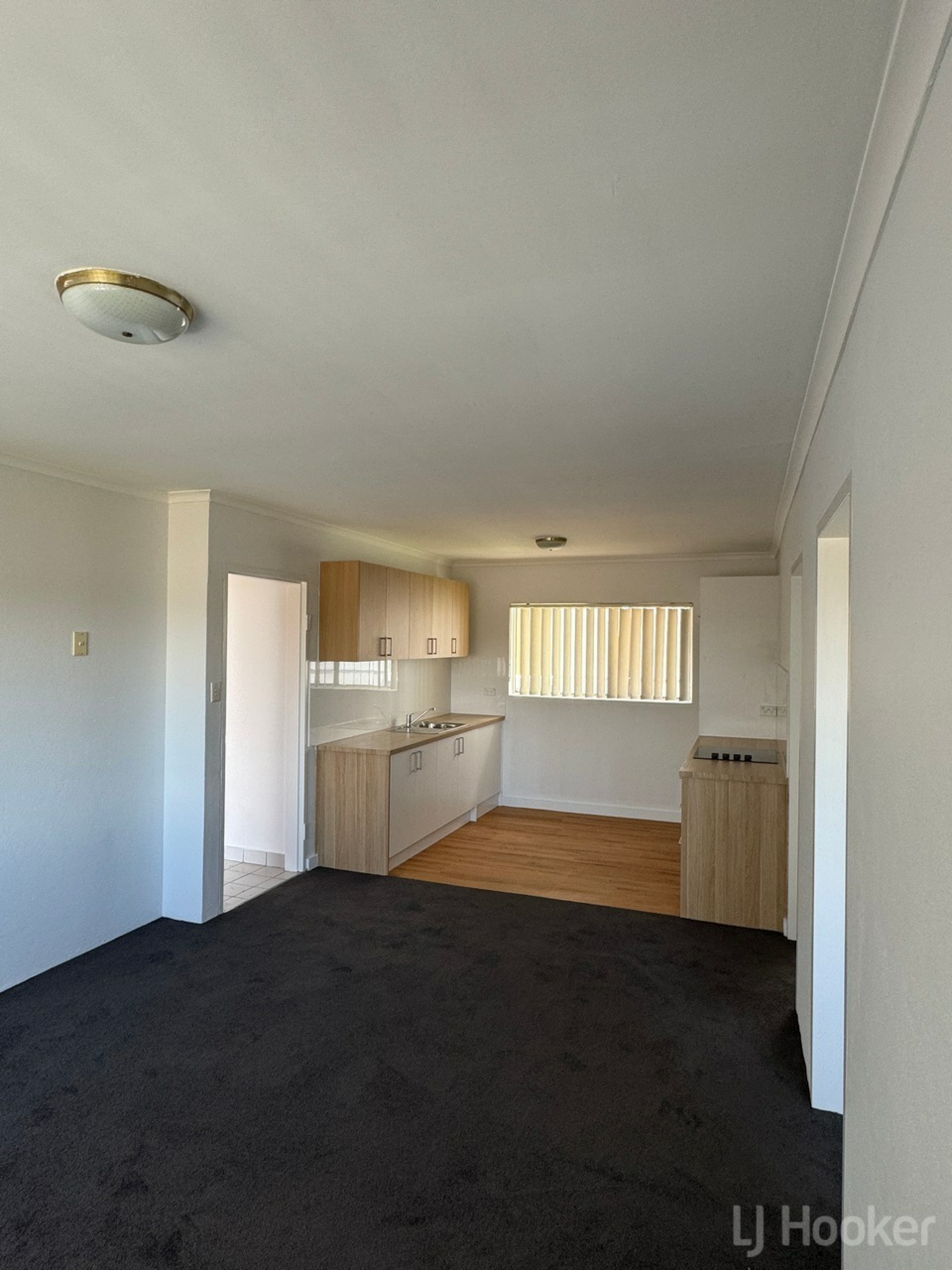24/67 Macquoid Street — photo 3 of 6