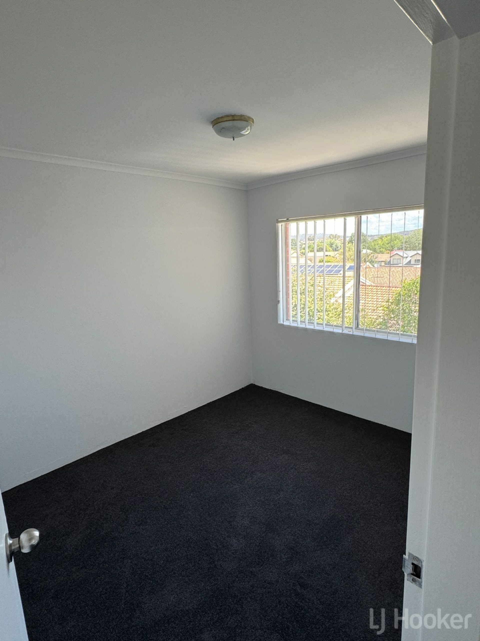 24/67 Macquoid Street — photo 5 of 6