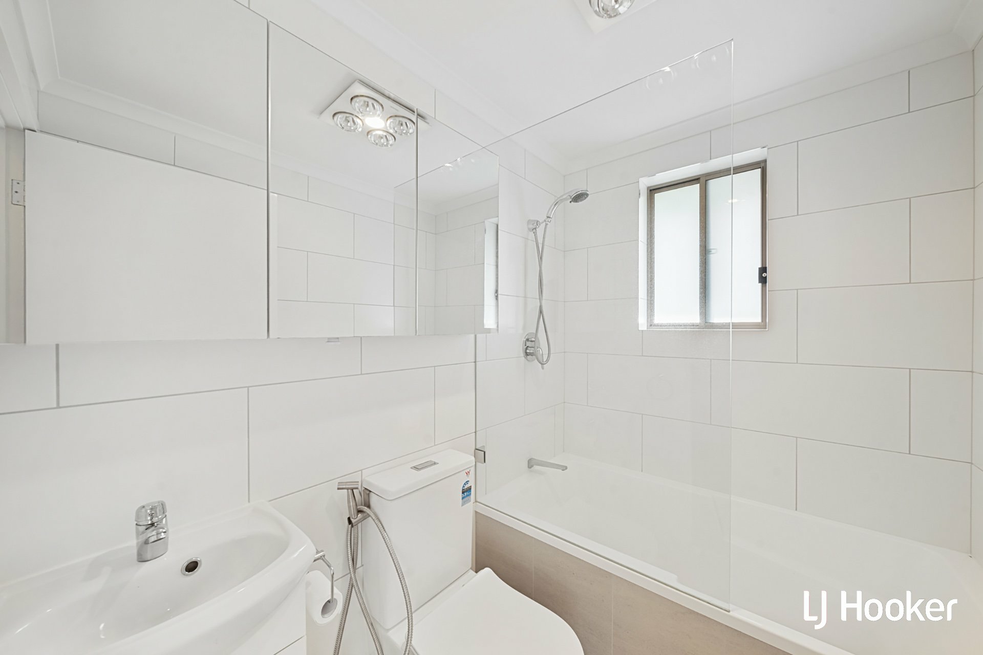 3/7 Munro Road — photo 7 of 17