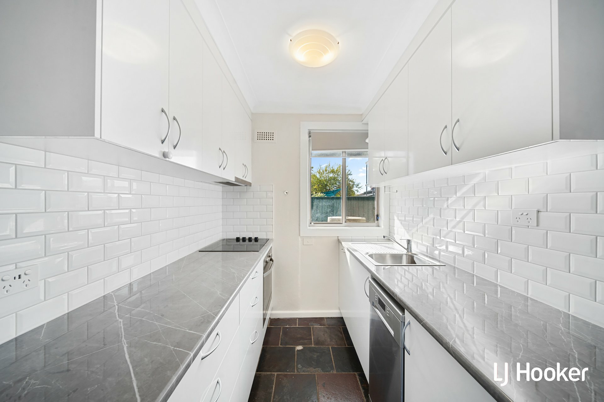 3/7 Munro Road — photo 9 of 17