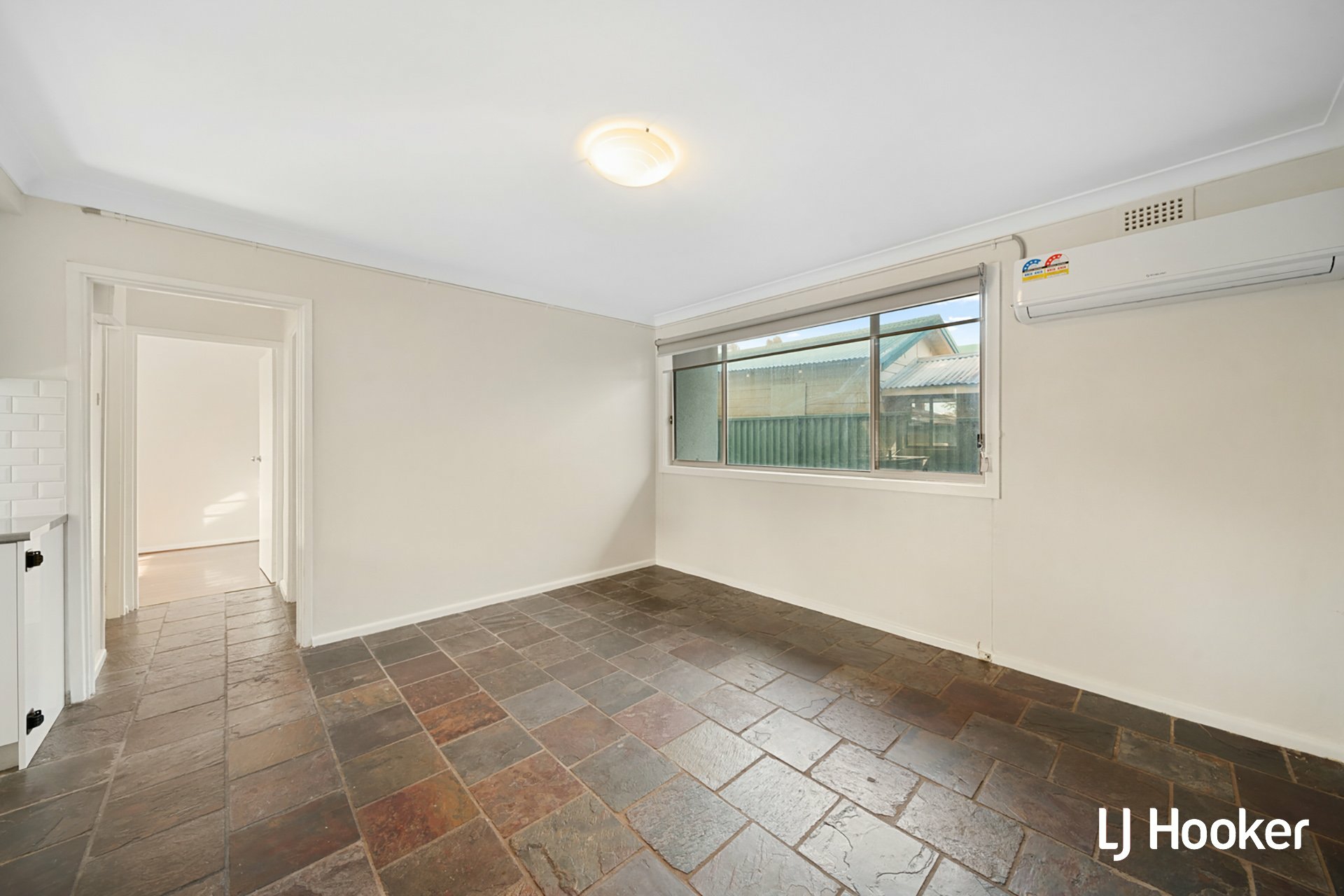 3/7 Munro Road — photo 13 of 17