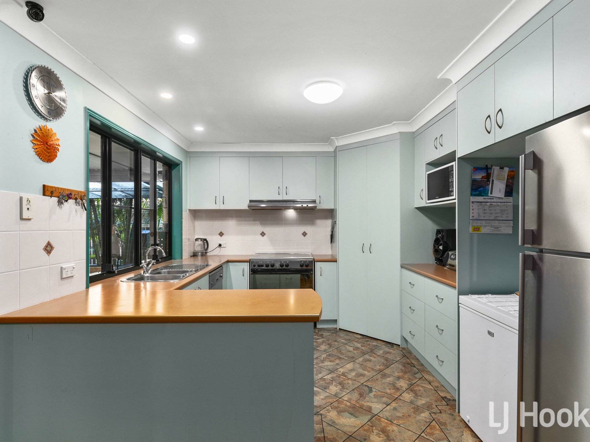 9 Boleyn Place, TORQUAY