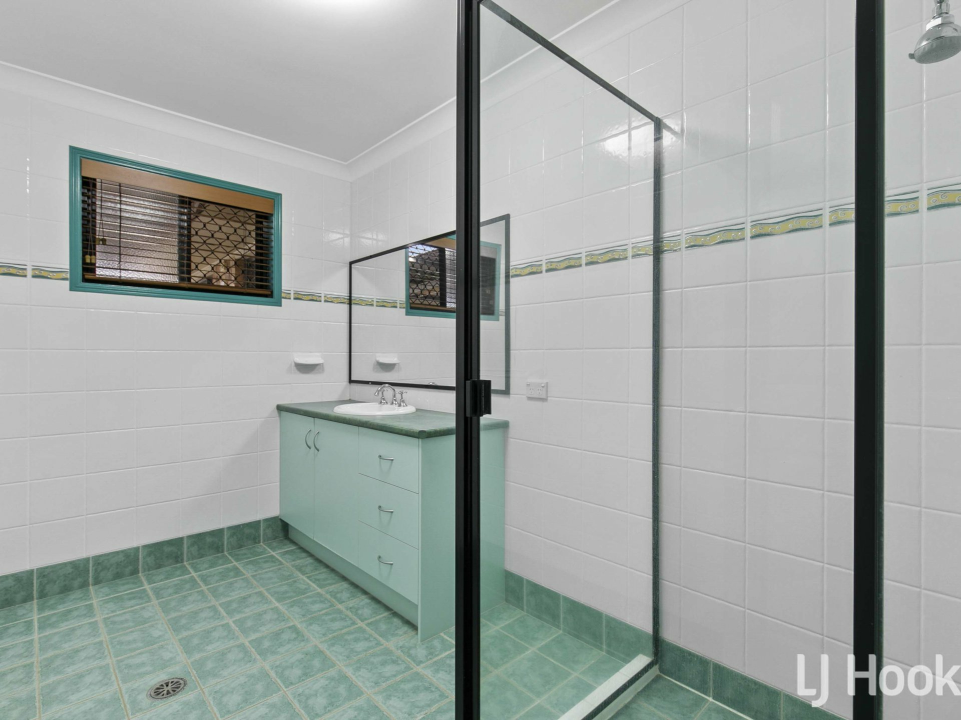 9 Boleyn Place, TORQUAY