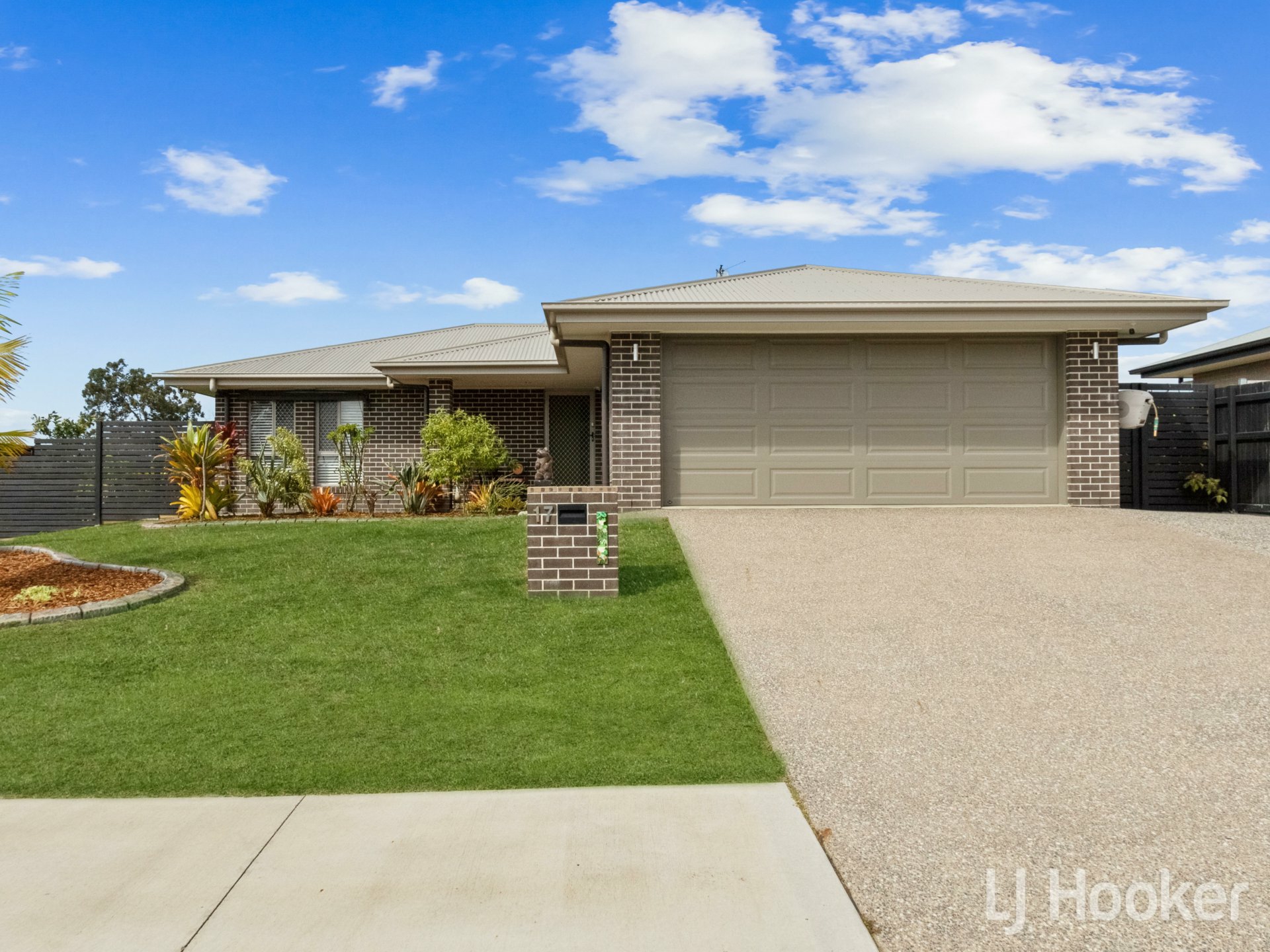 17 Bradman Way, Urangan