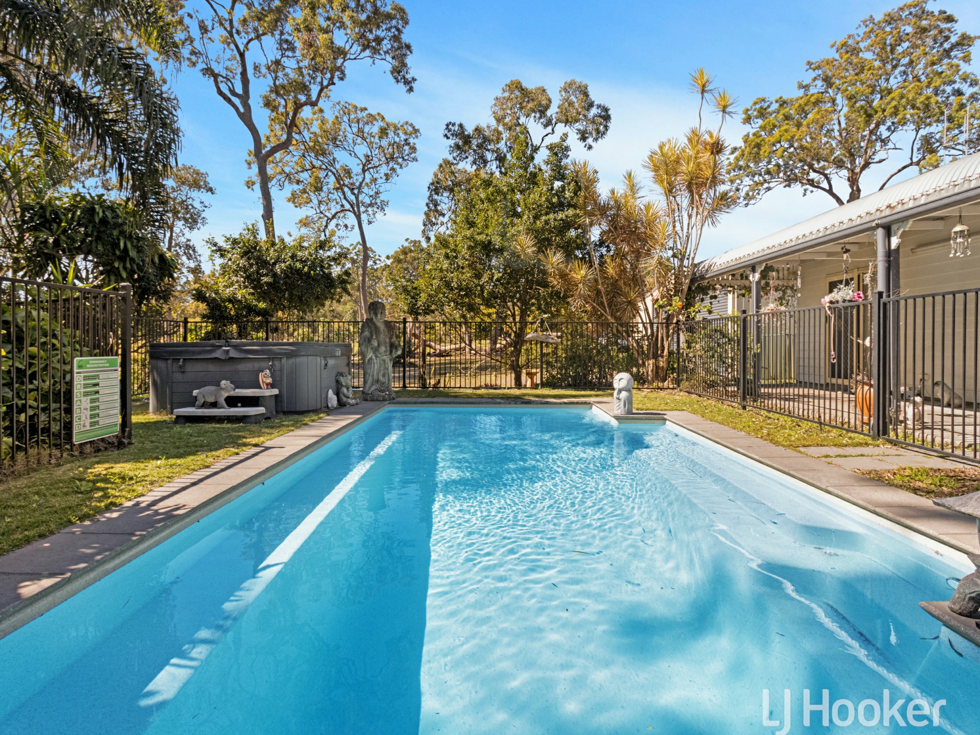 43 Dreamtime Avenue, BURRUM HEADS