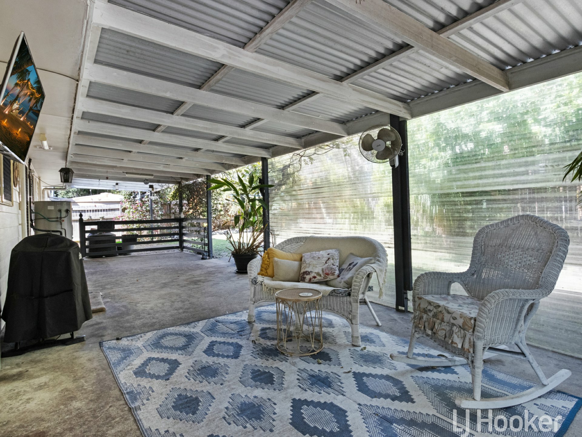 43 Dreamtime Avenue, BURRUM HEADS