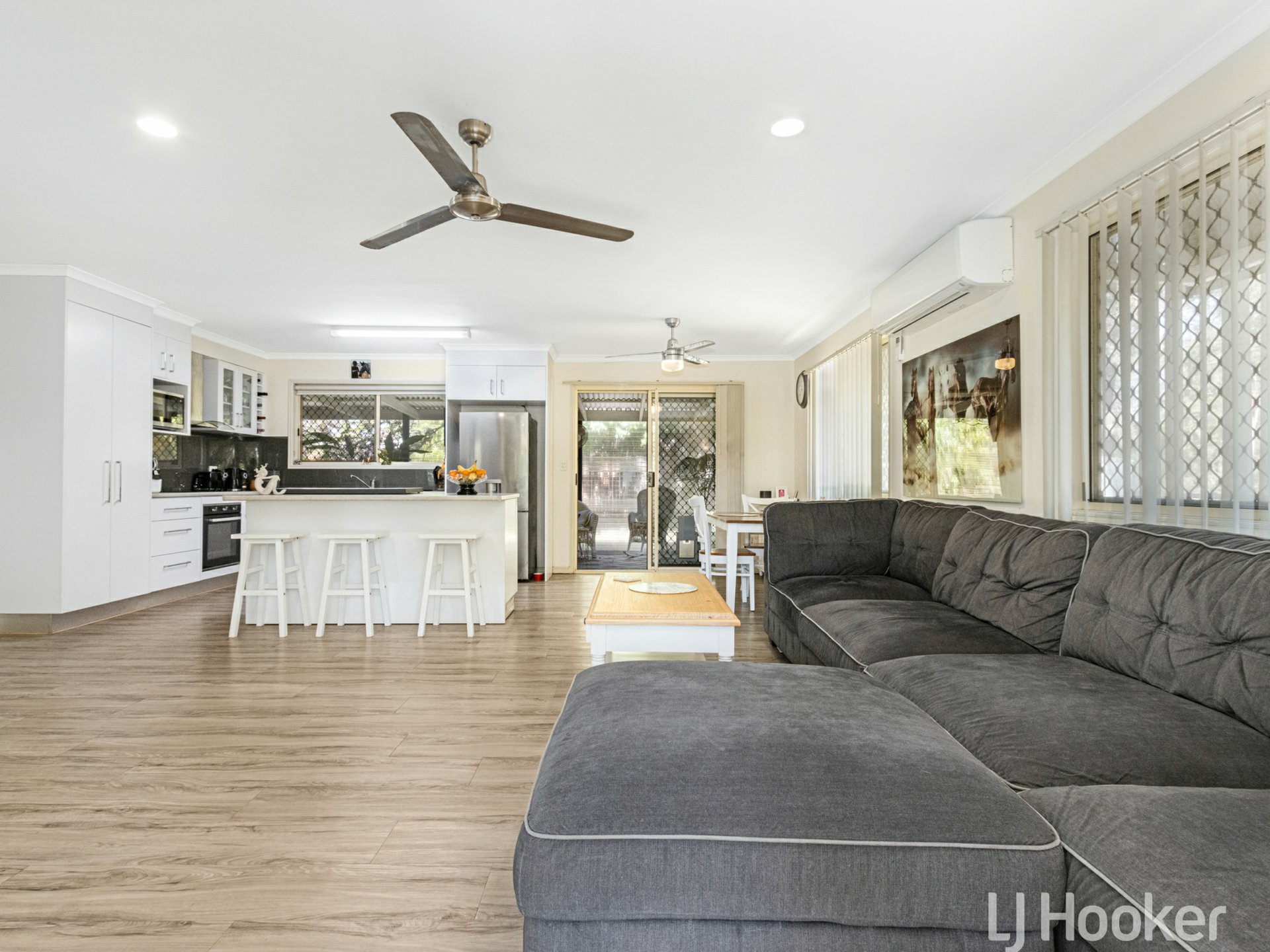 43 Dreamtime Avenue, BURRUM HEADS