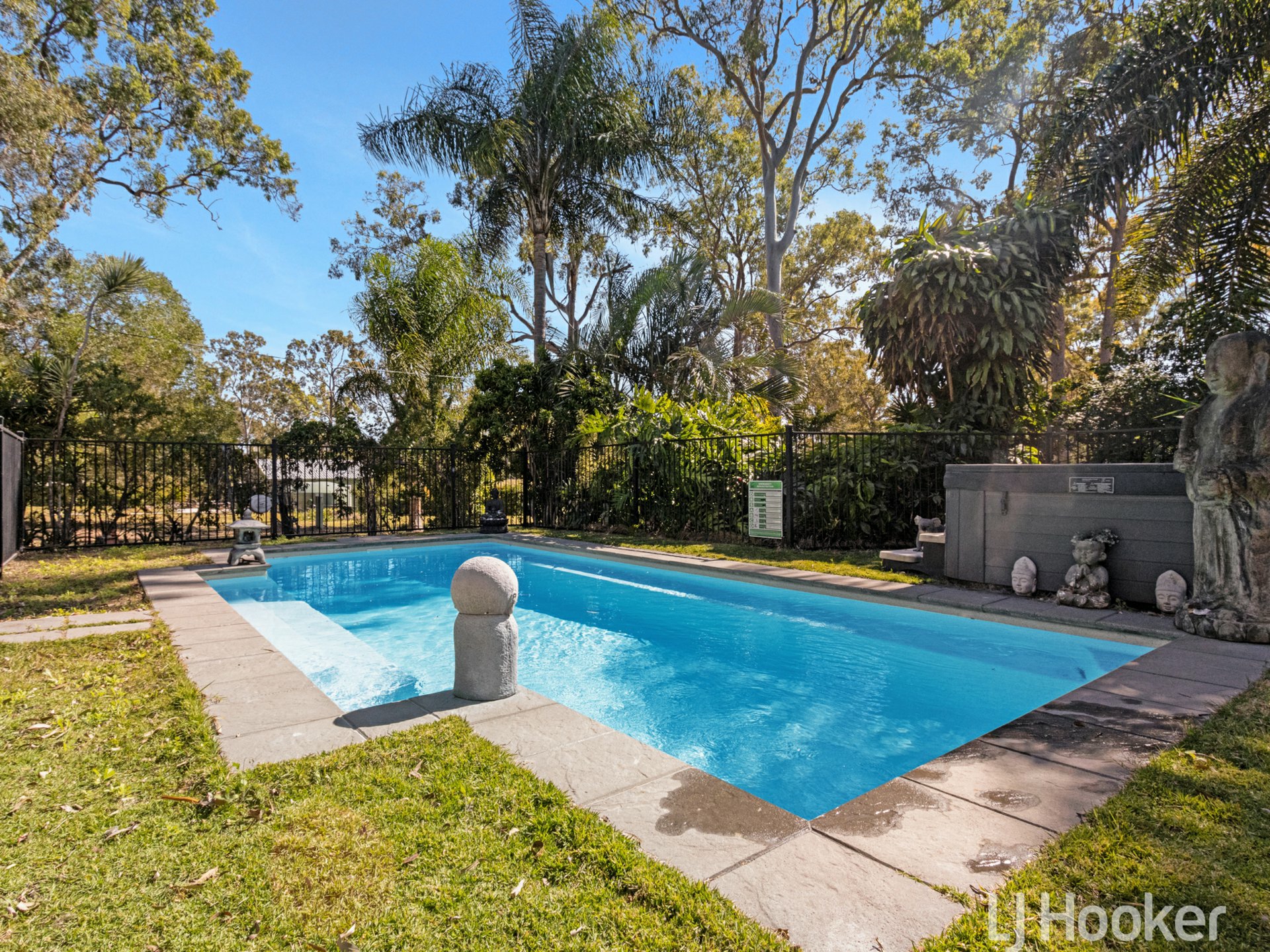 43 Dreamtime Avenue, BURRUM HEADS