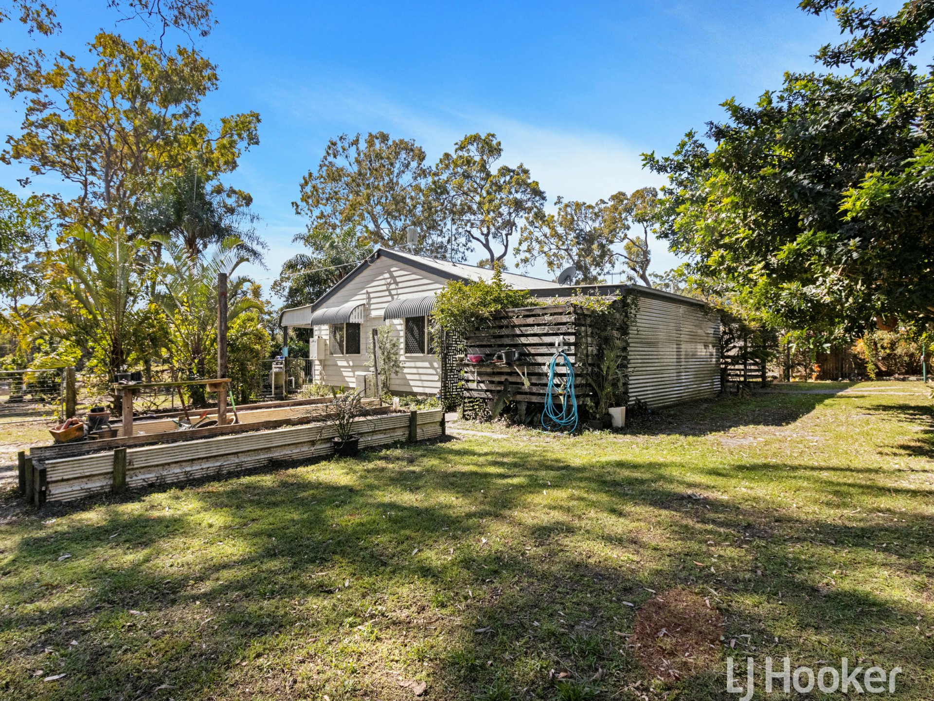 43 Dreamtime Avenue, BURRUM HEADS