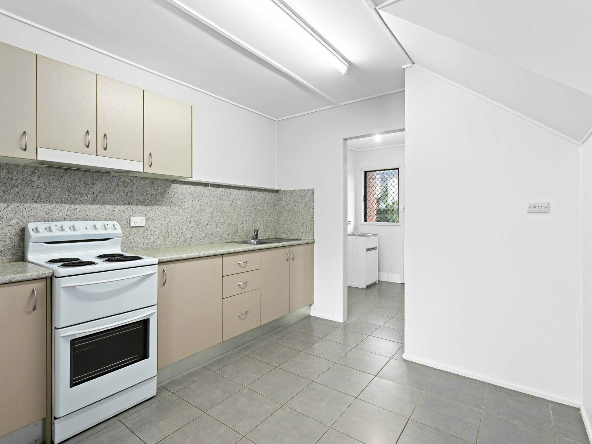U4/284 John Street, MARYBOROUGH