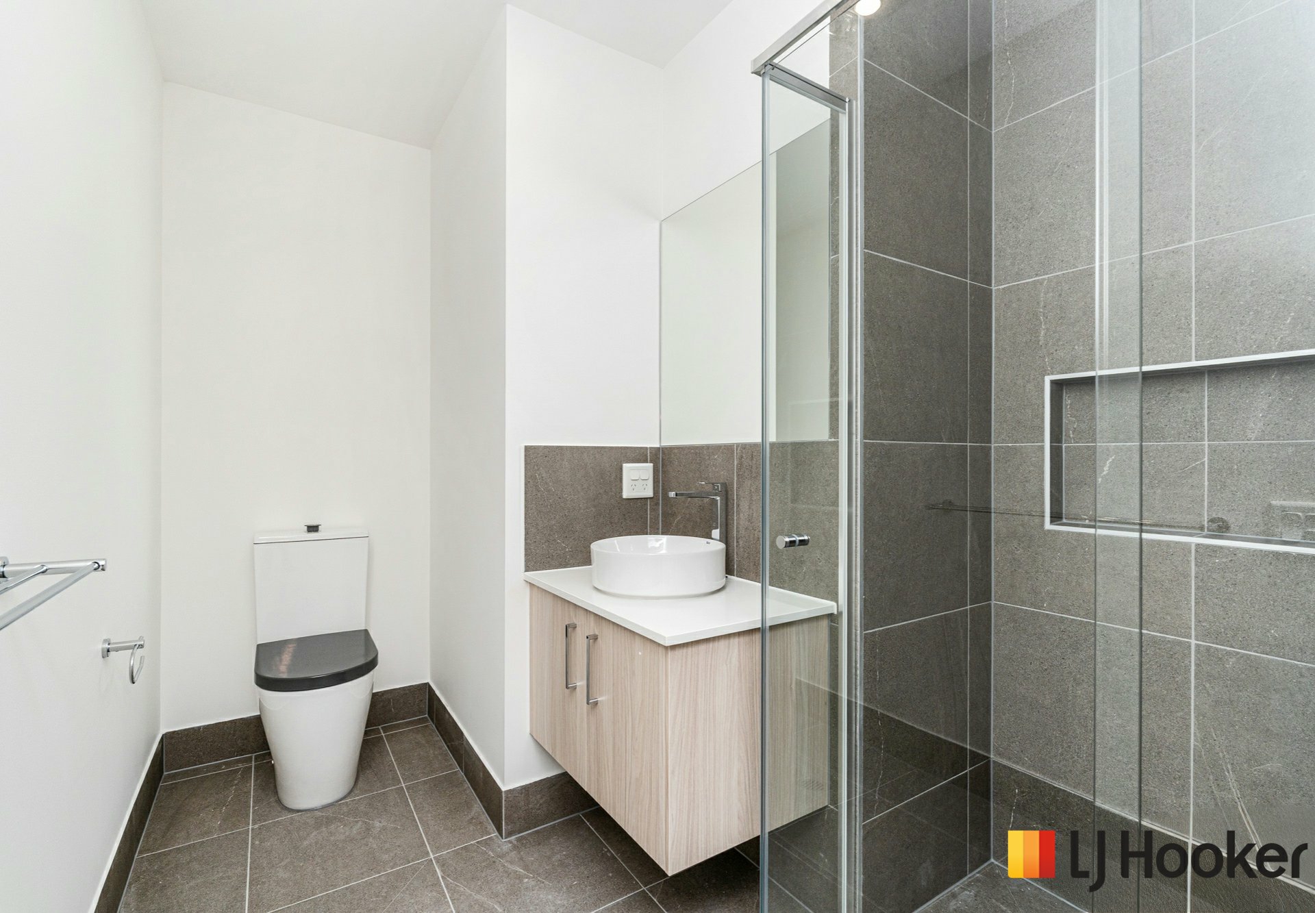43 Dougan Street — photo 9 of 19