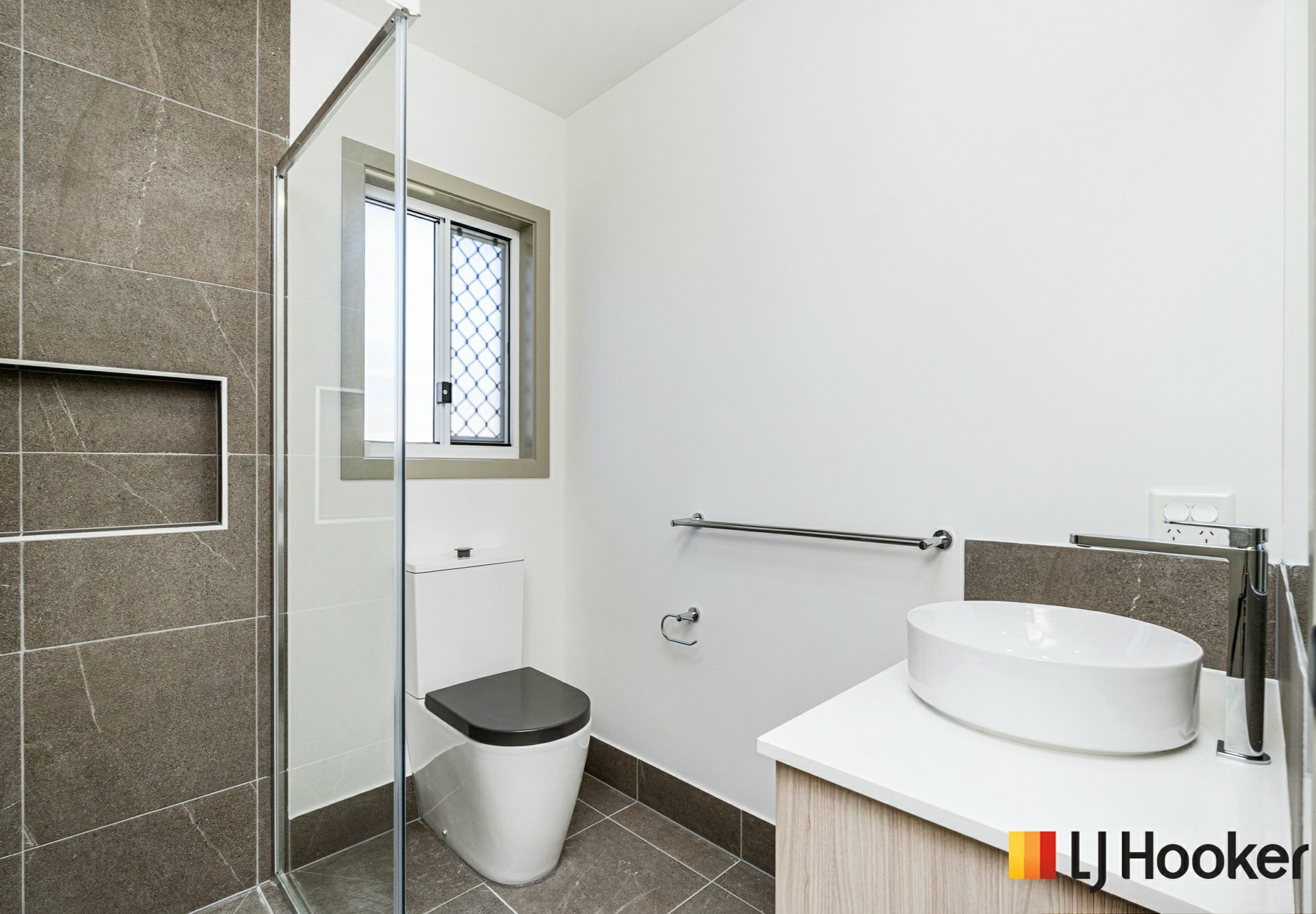 43 Dougan Street — photo 13 of 19