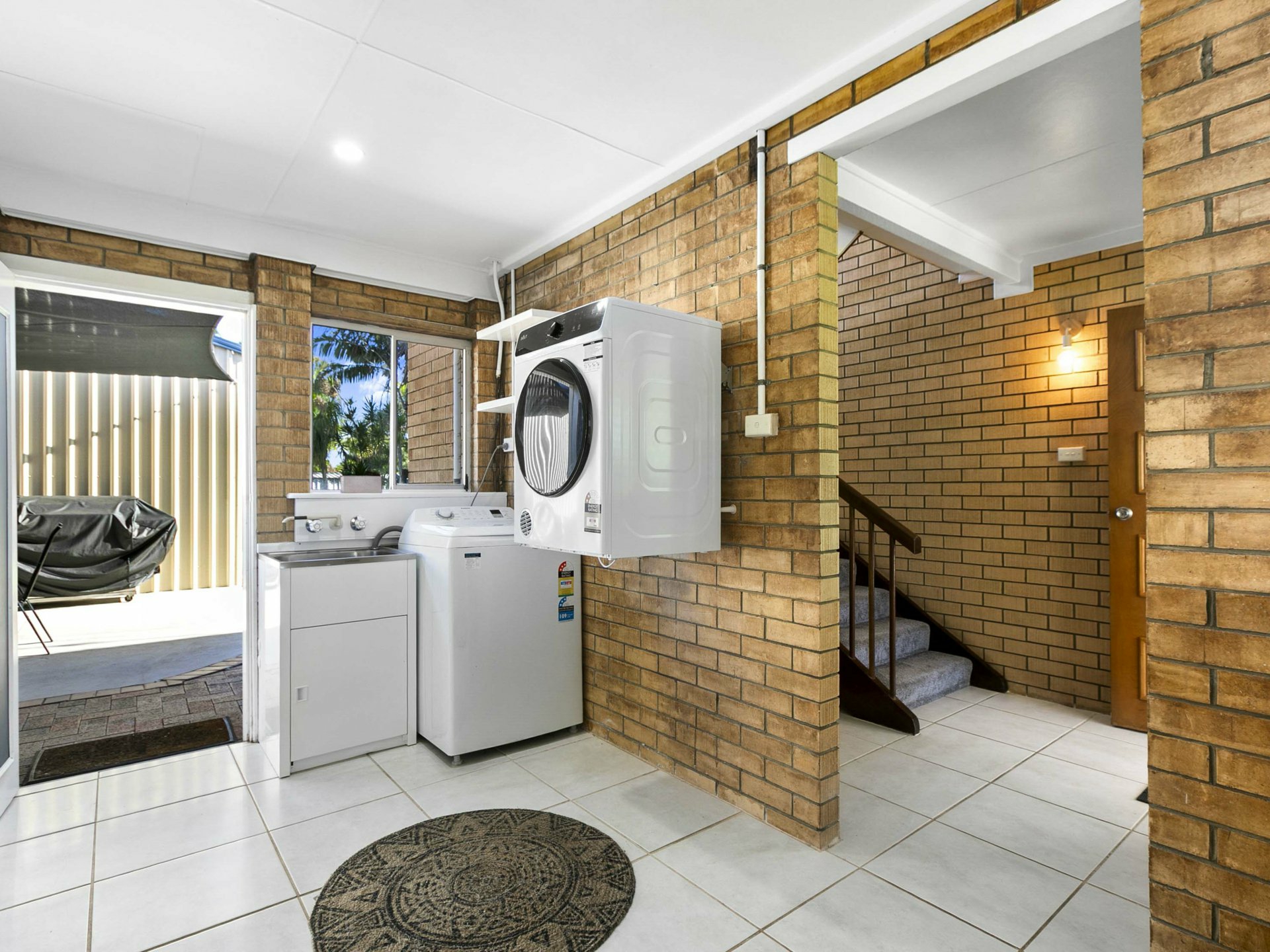 40 La Frantz Drive — photo 9 of 29