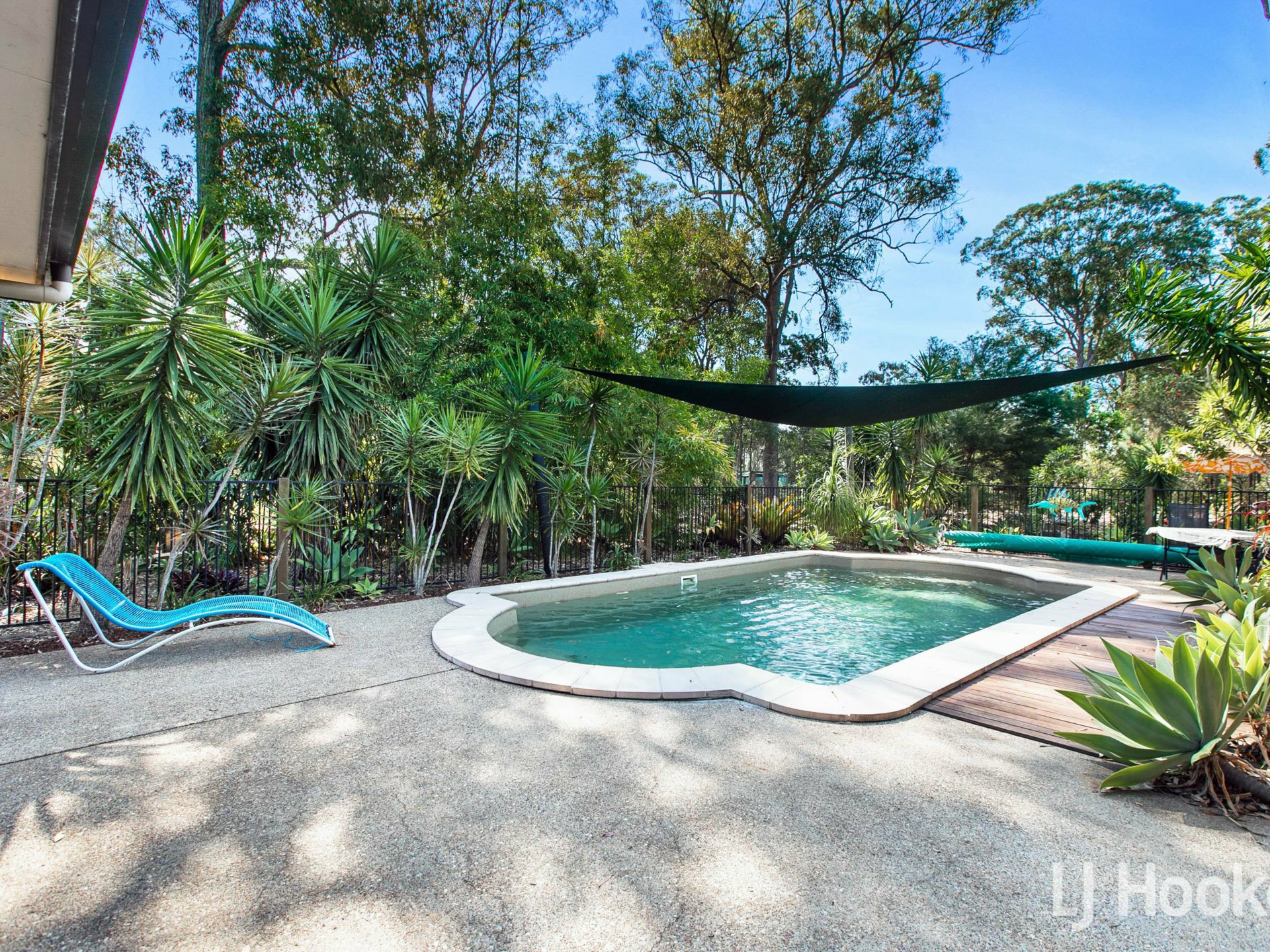 10-12 Ashleigh Court — photo 6 of 30