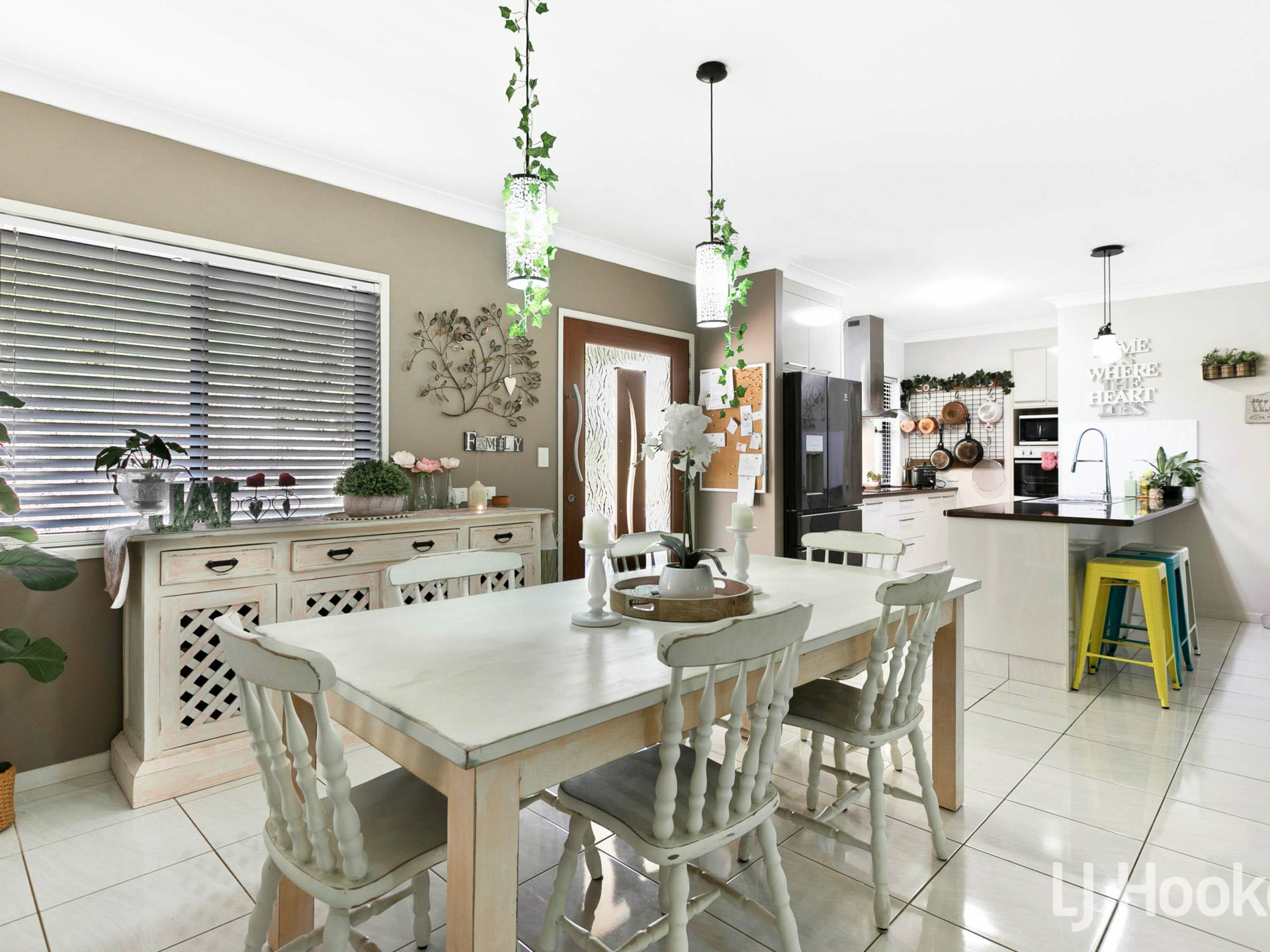 10-12 Ashleigh Court — photo 9 of 30