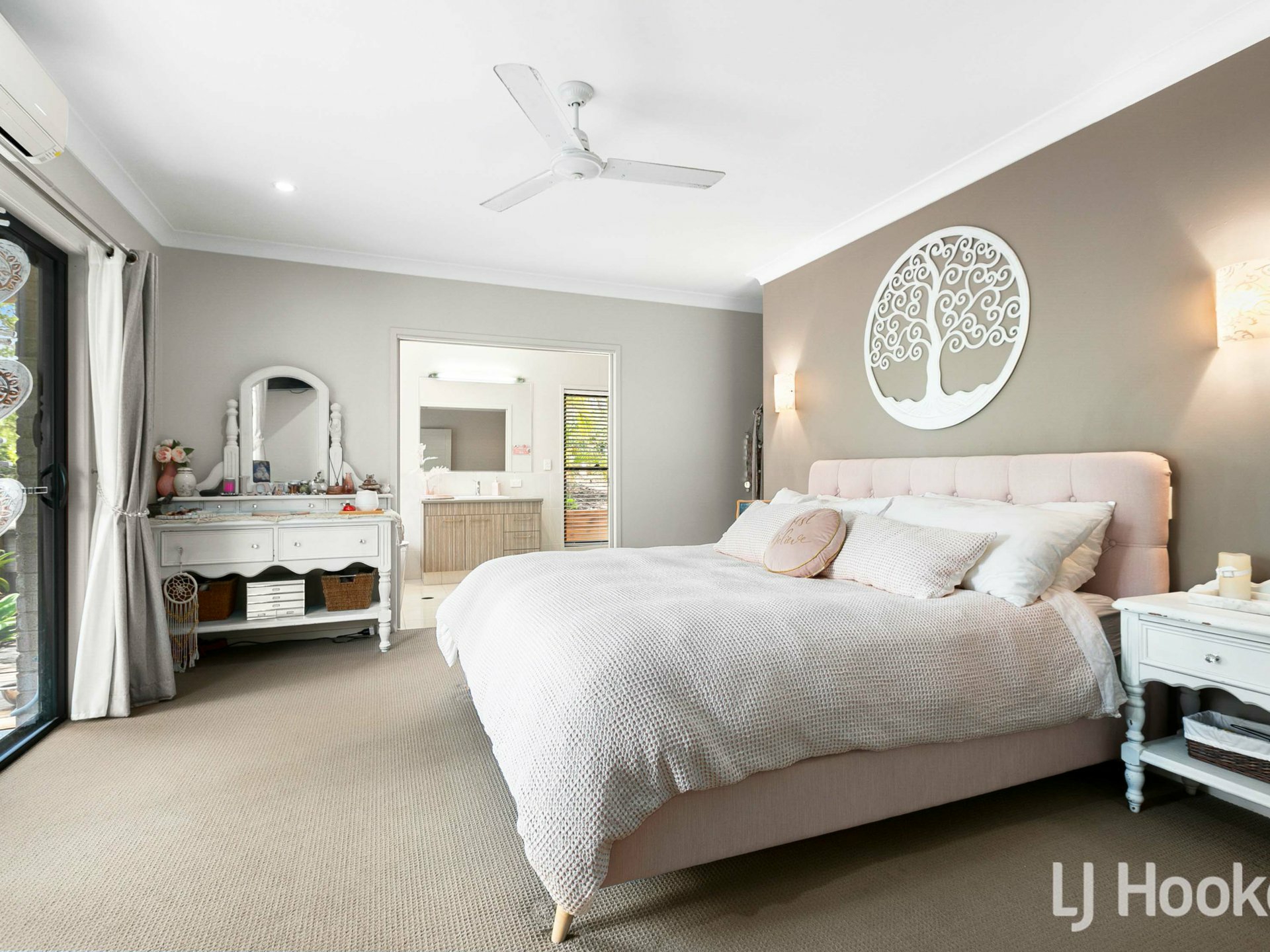 10-12 Ashleigh Court — photo 11 of 30
