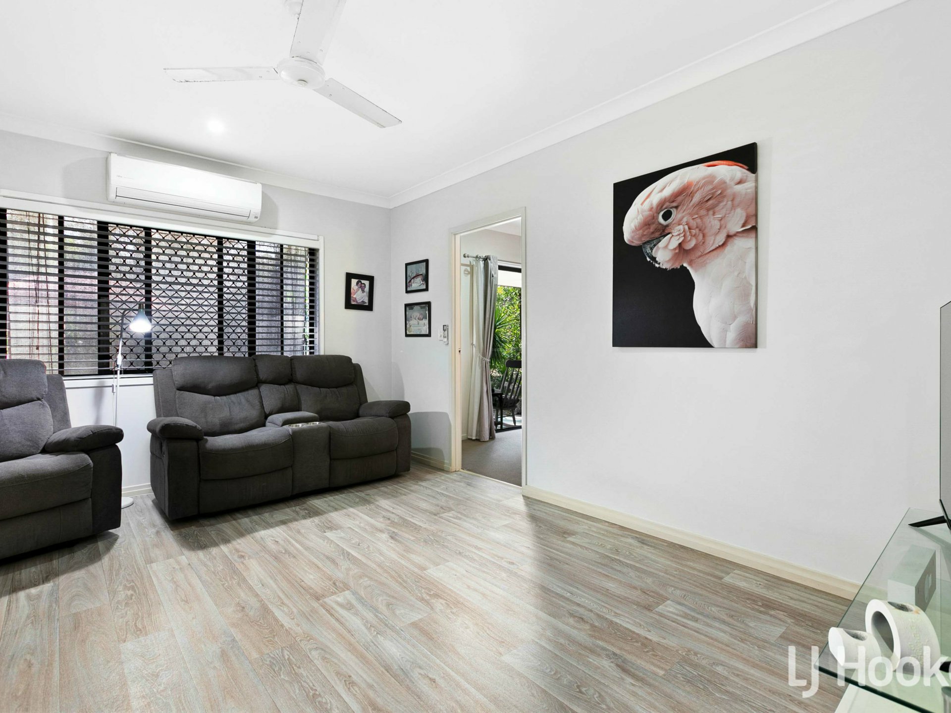 10-12 Ashleigh Court — photo 15 of 30
