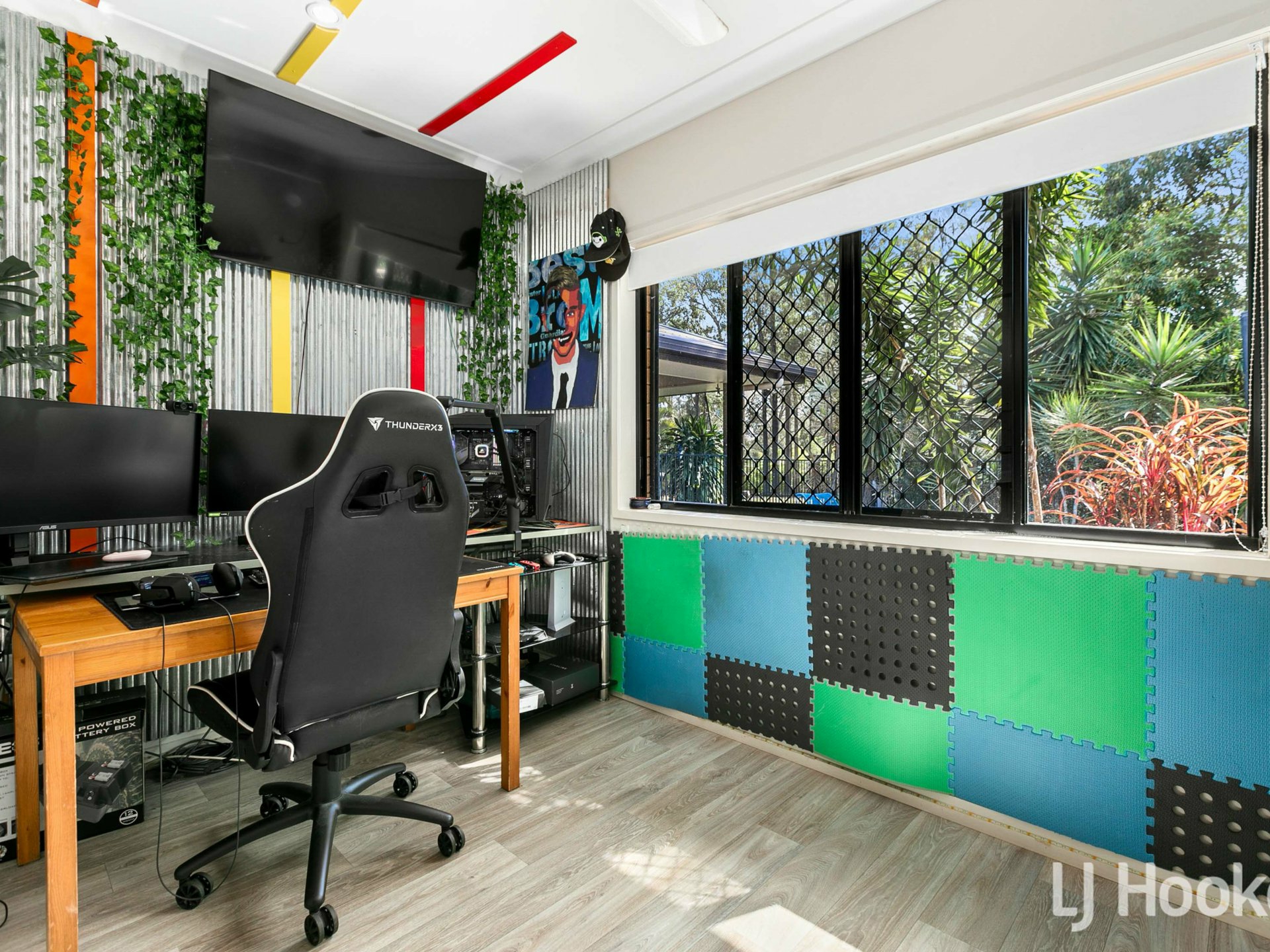 10-12 Ashleigh Court — photo 18 of 30
