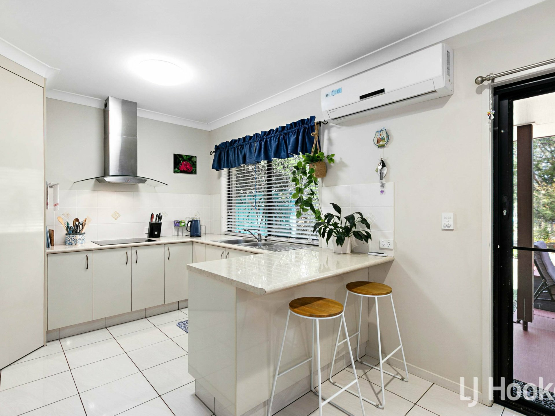 10-12 Ashleigh Court — photo 28 of 30