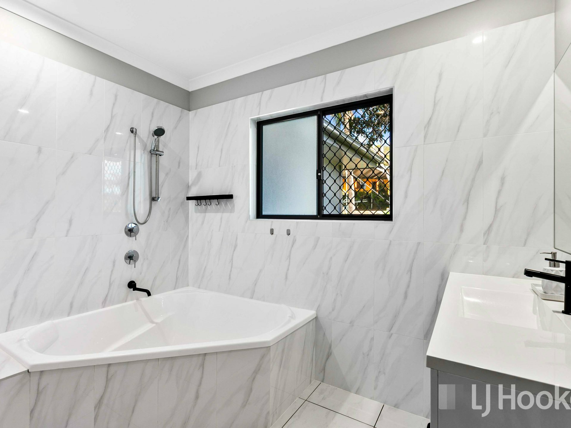28 Woongool Road — photo 17 of 24