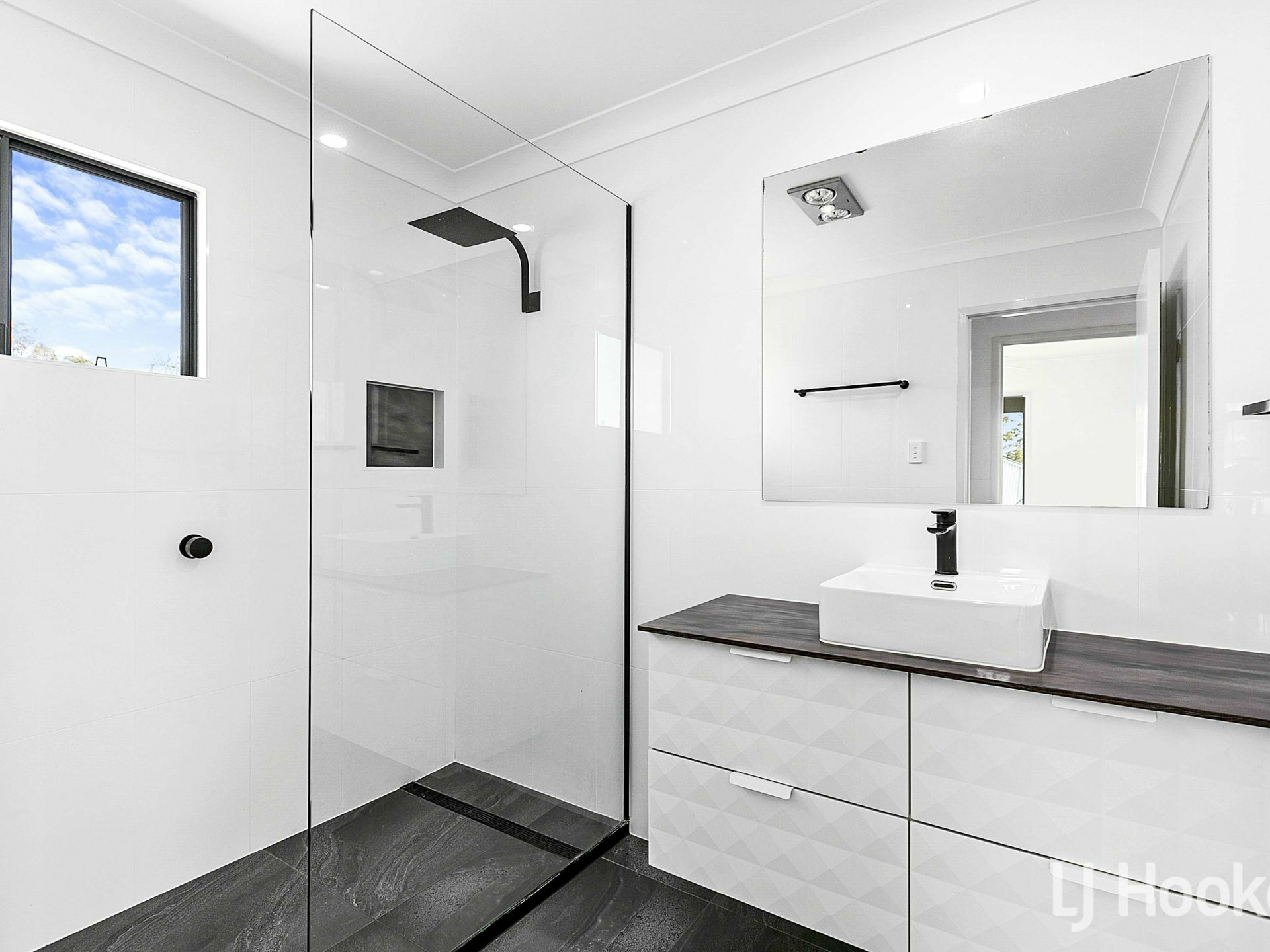 59 Richard Street — photo 13 of 21