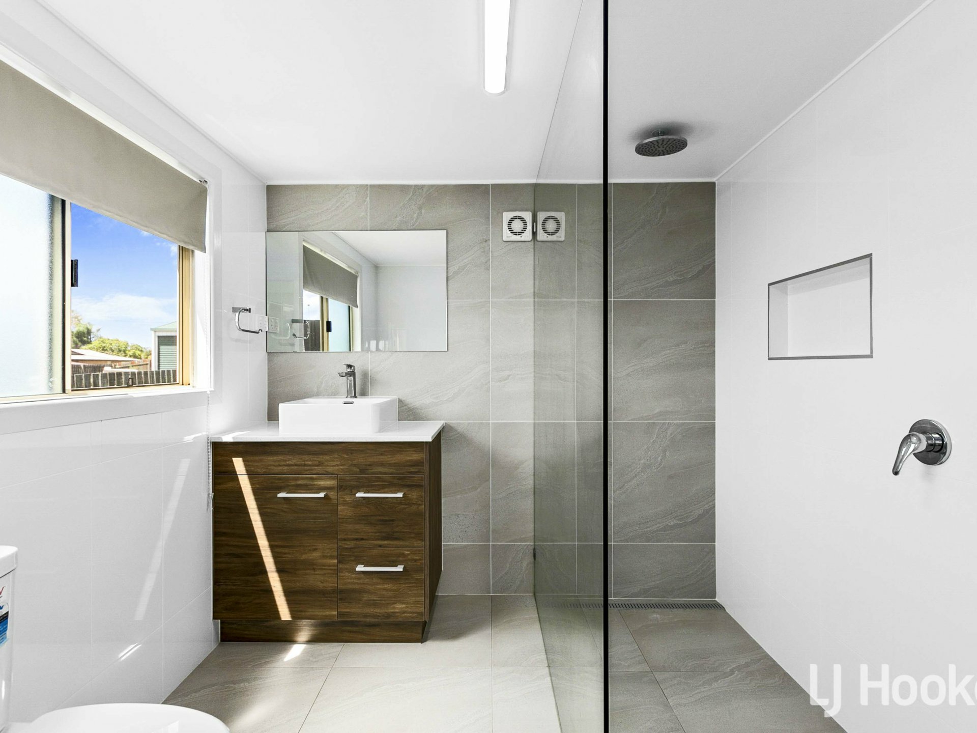59 Richard Street — photo 14 of 21