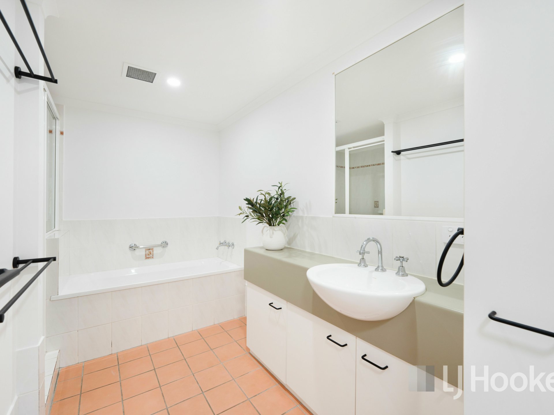 Unit 2/62 Esplanade — photo 12 of 15