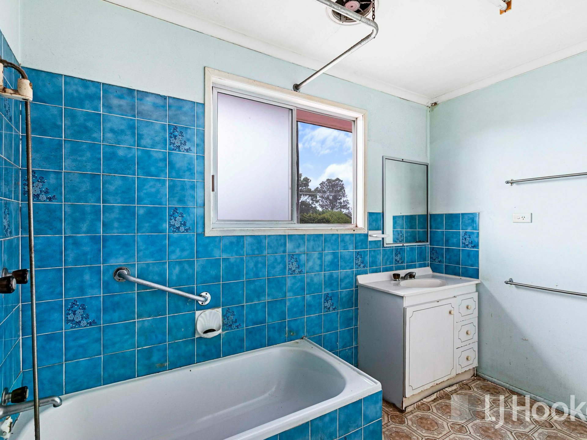 43 Banana Street — photo 10 of 14