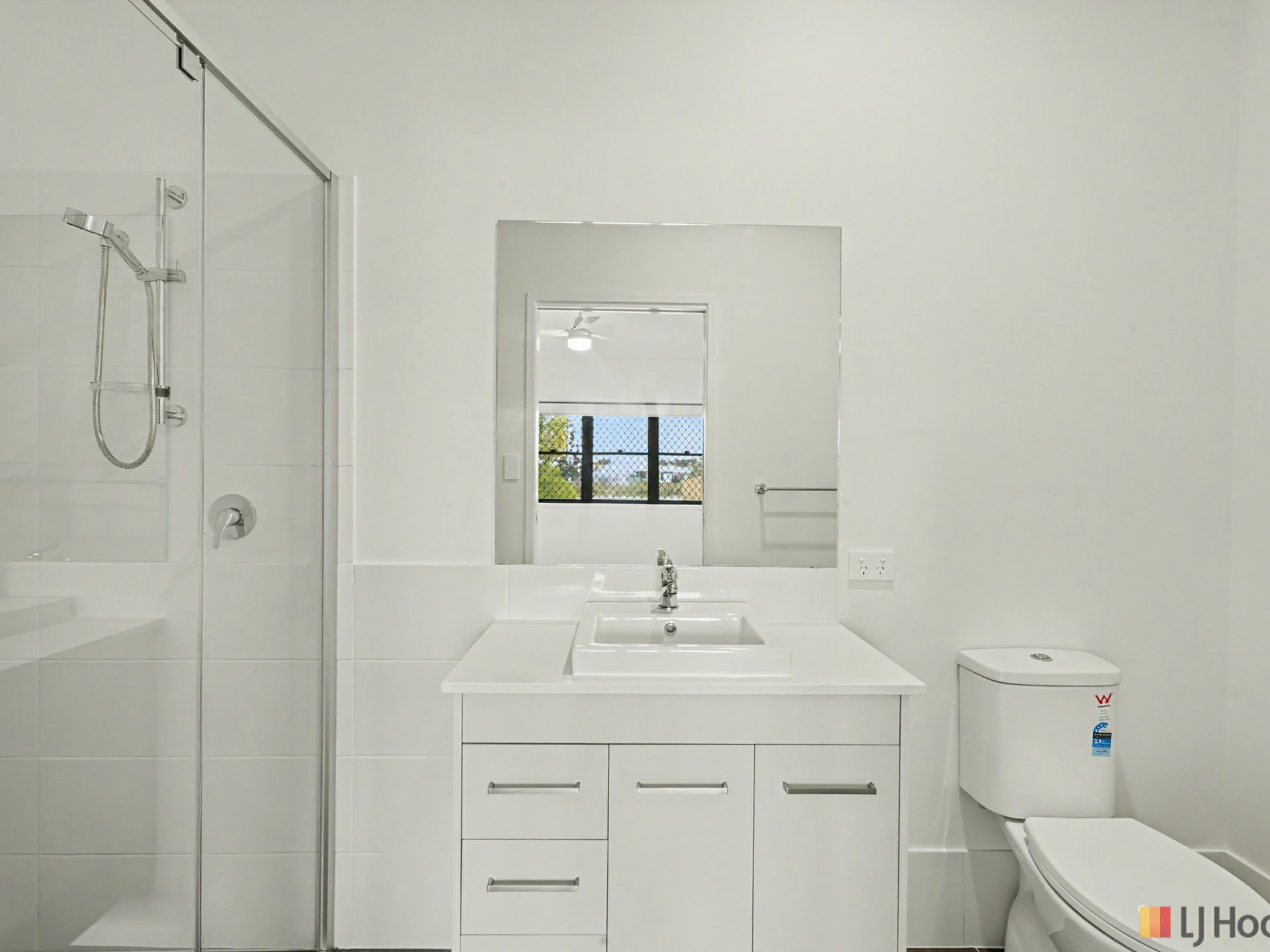 Unit 1A/11 Fathom Court — photo 13 of 17