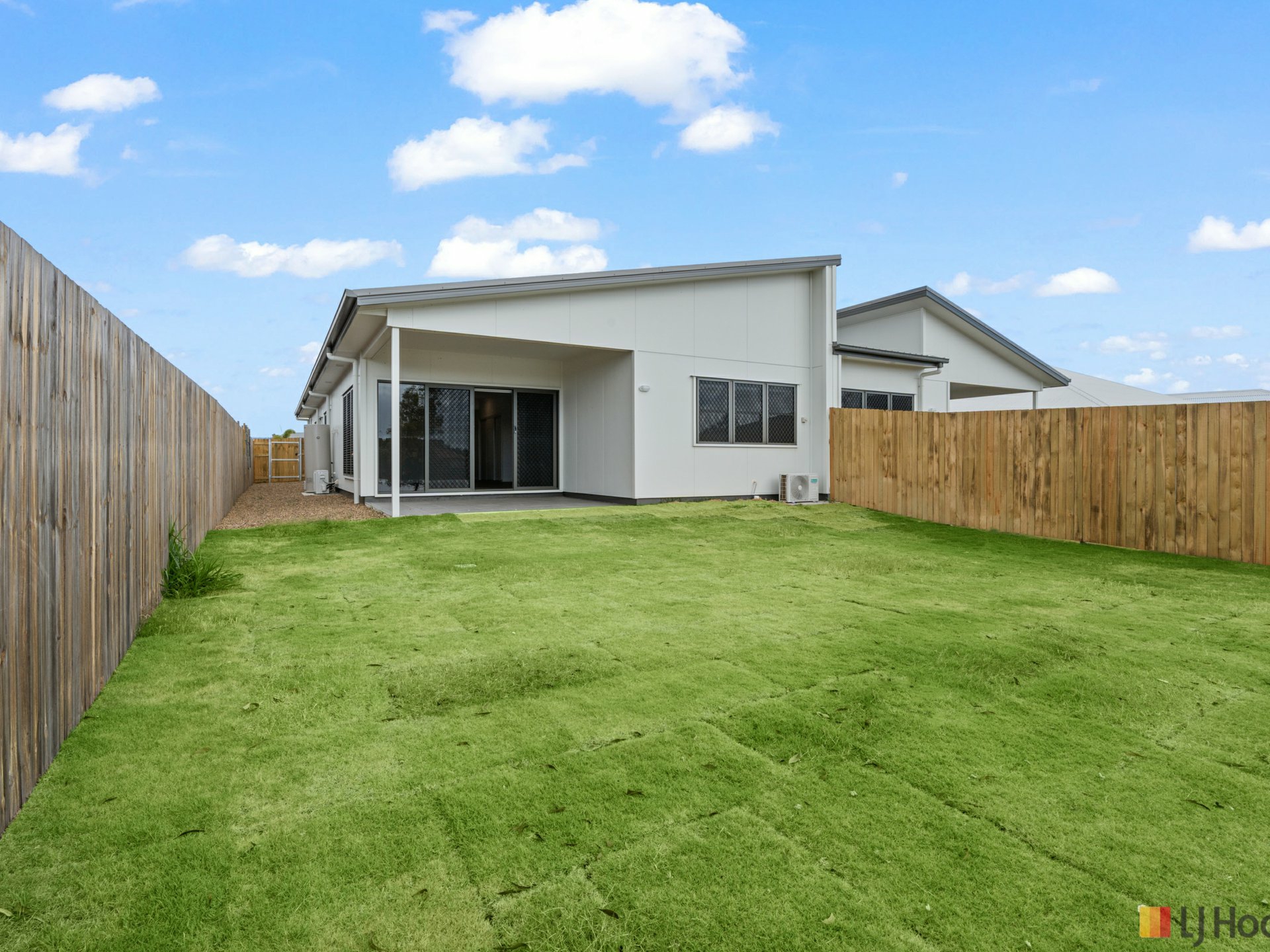 Unit 1A/11 Fathom Court — photo 16 of 17
