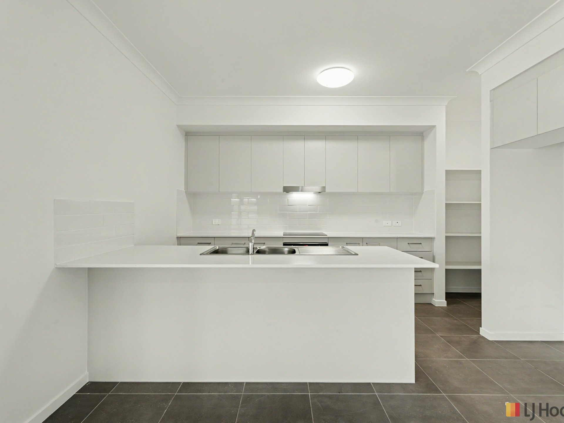 Unit 1B/11 Fathom Court — photo 5 of 17