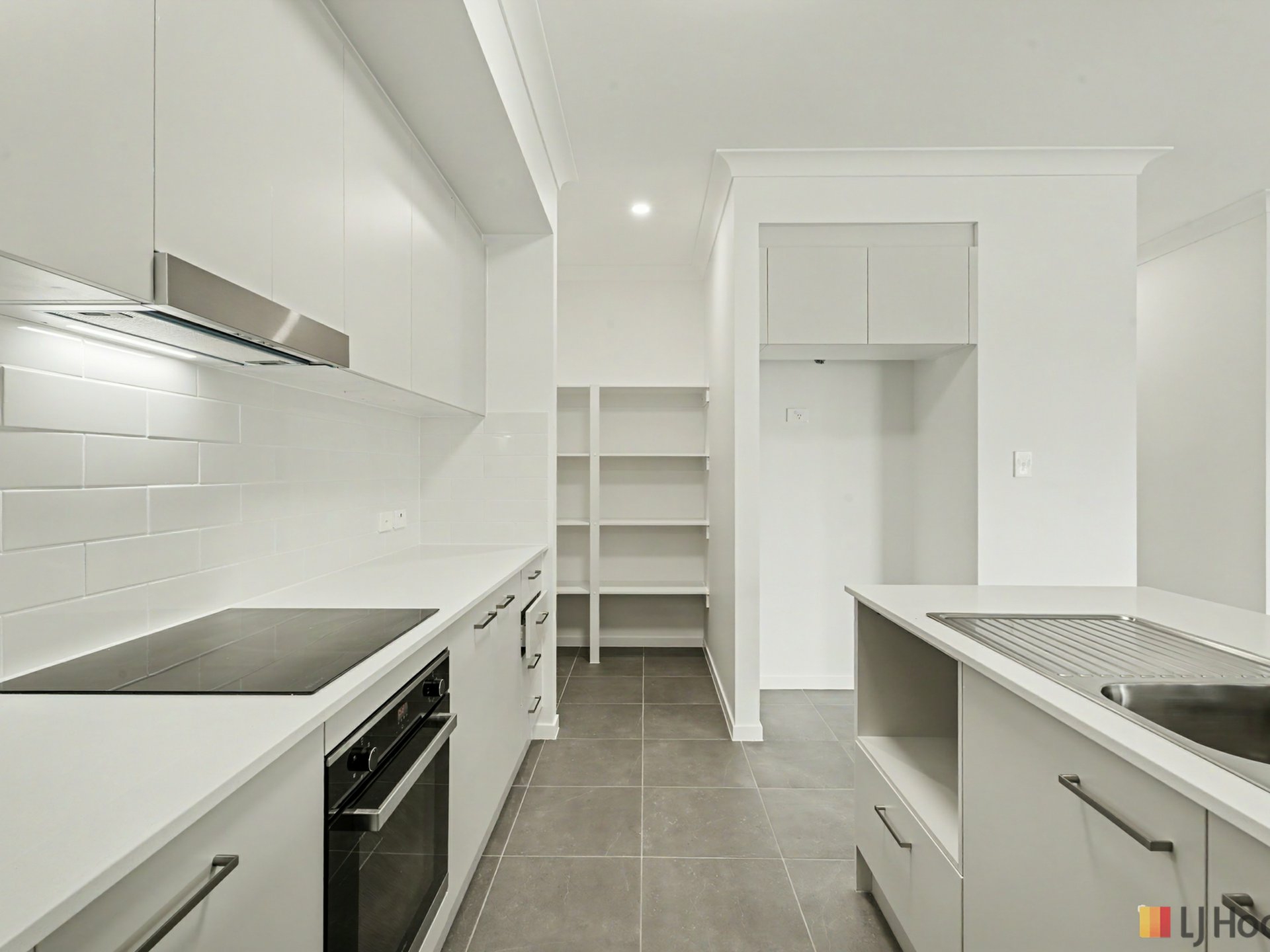 Unit 1B/11 Fathom Court — photo 6 of 17