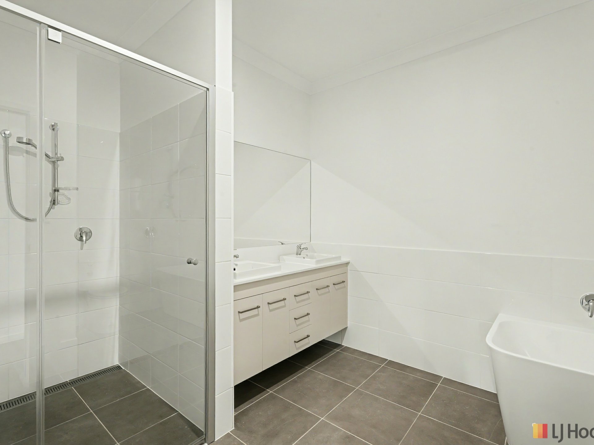 Unit 1B/11 Fathom Court — photo 12 of 17