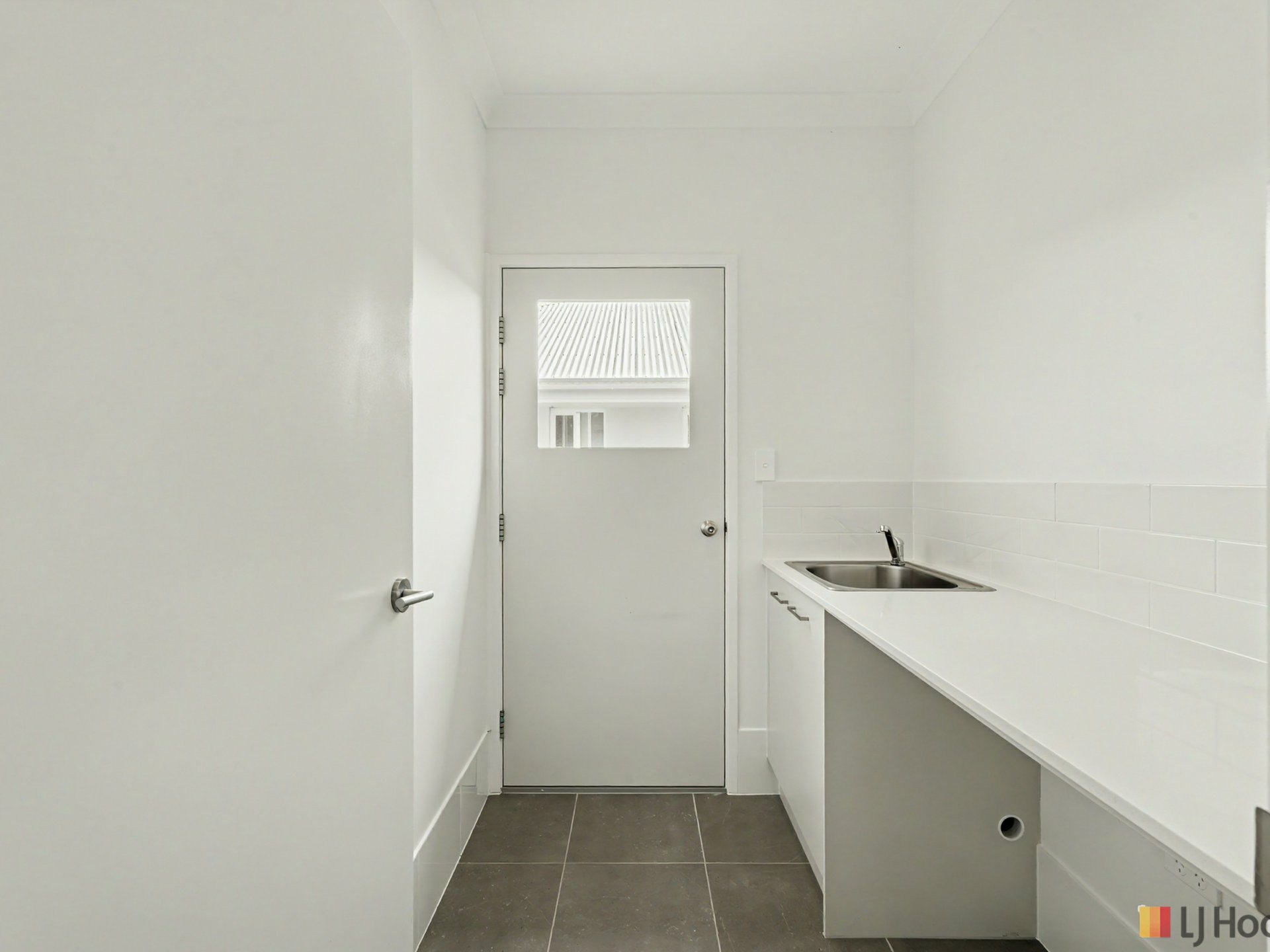 Unit 1B/11 Fathom Court — photo 13 of 17