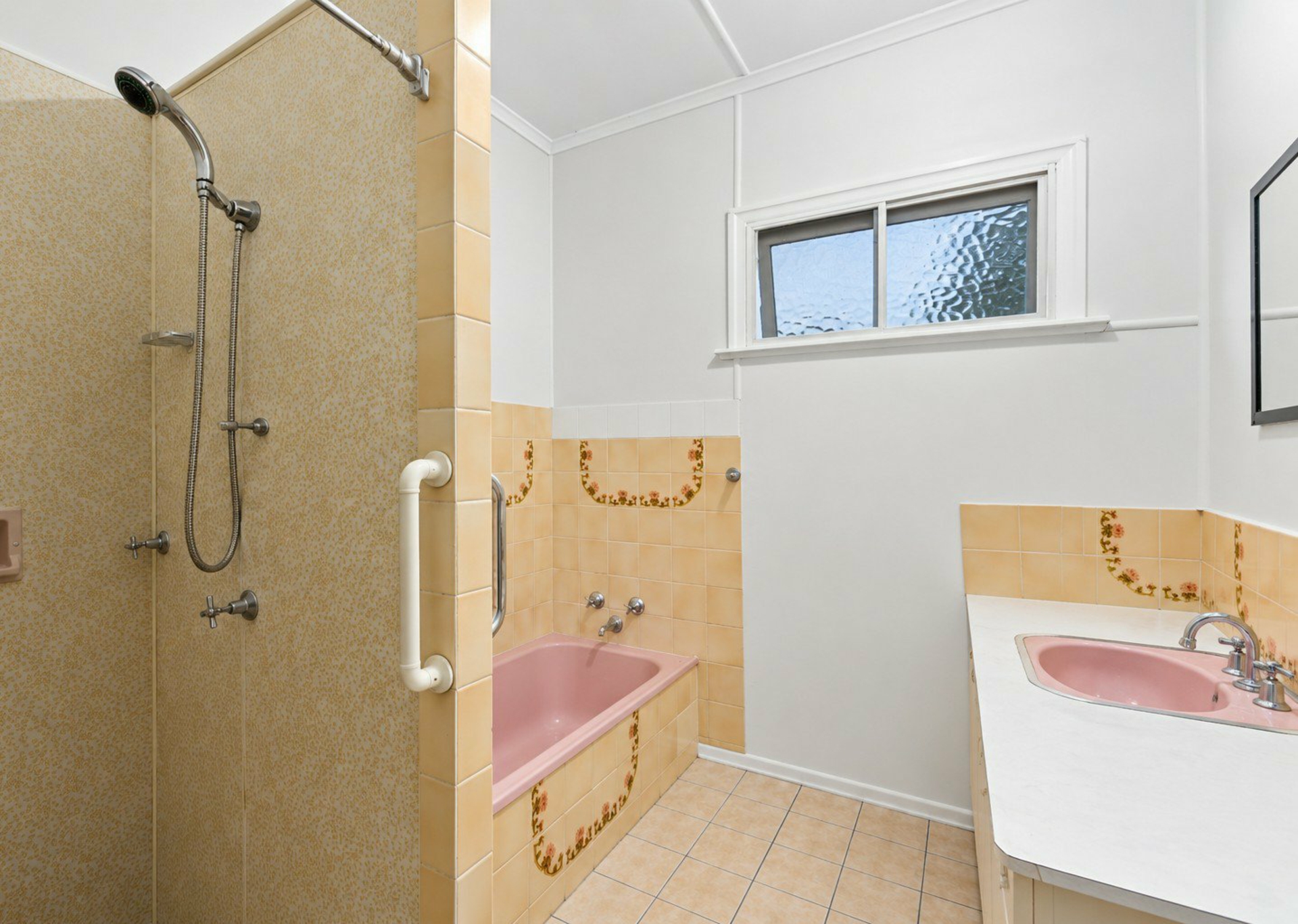 8 Alvie Street — photo 9 of 11