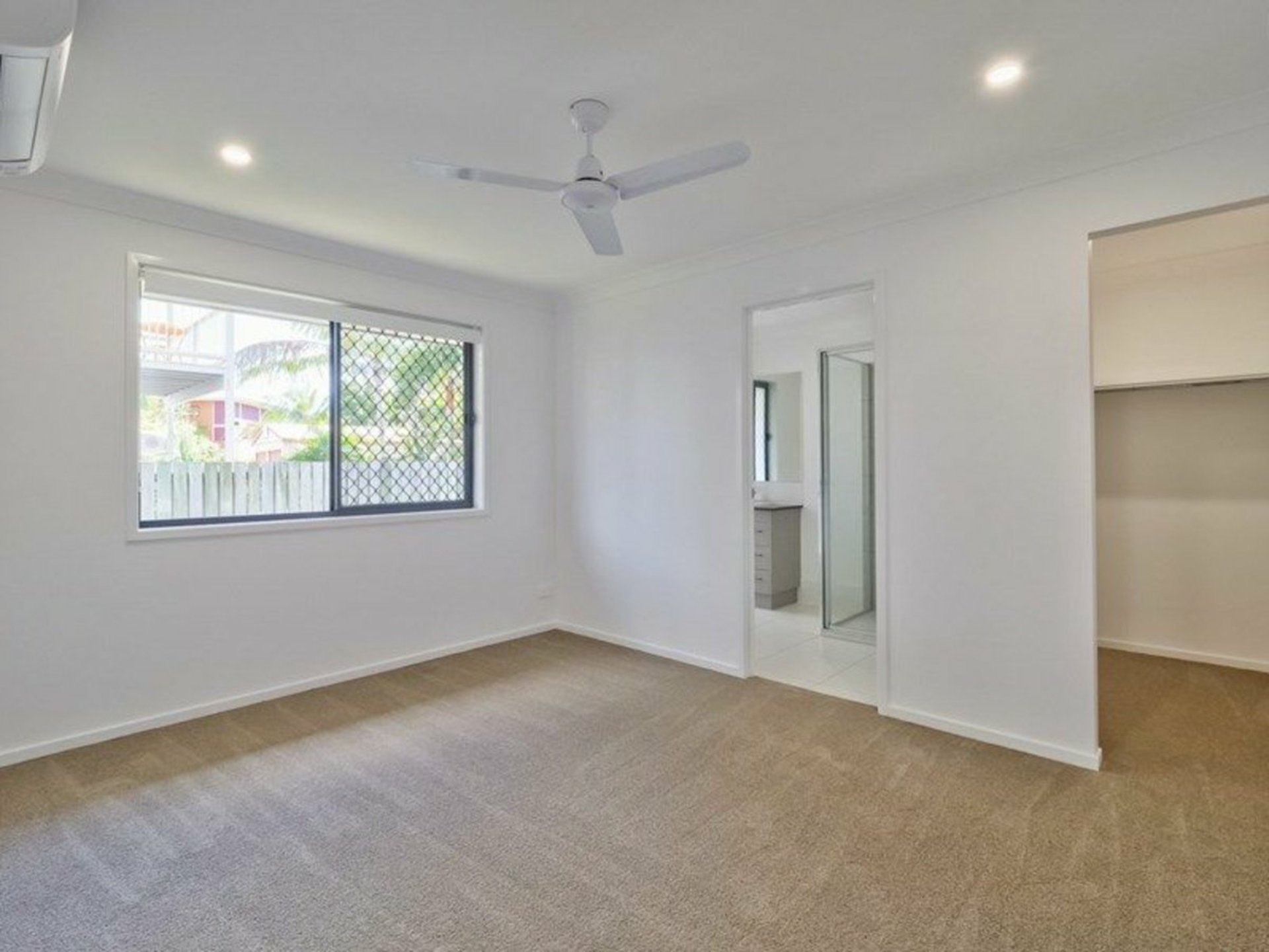 1//10 Bentwood Street — photo 6 of 20